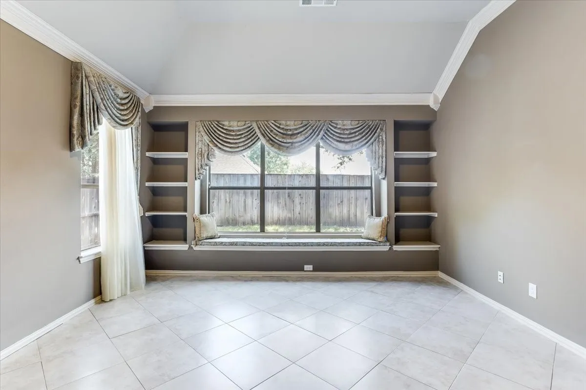 Single Family Residence For Sale in Collin County , 626 Waters Edge Way, Murphy, Texas 75094, 4 Bedroom, 4 Bathroom, 2 Garage spaces, 4,225 Sqft, built in 2006, Price $680,000, mls#21350609, Real Estate Agent in Murphy, Homes For Sale in Collin county, Homes For Sale in Murphy, Realtor in Murphy Texas, Real Estate Brokerage Independent Realty Texas, Luminita Cordes Realtor