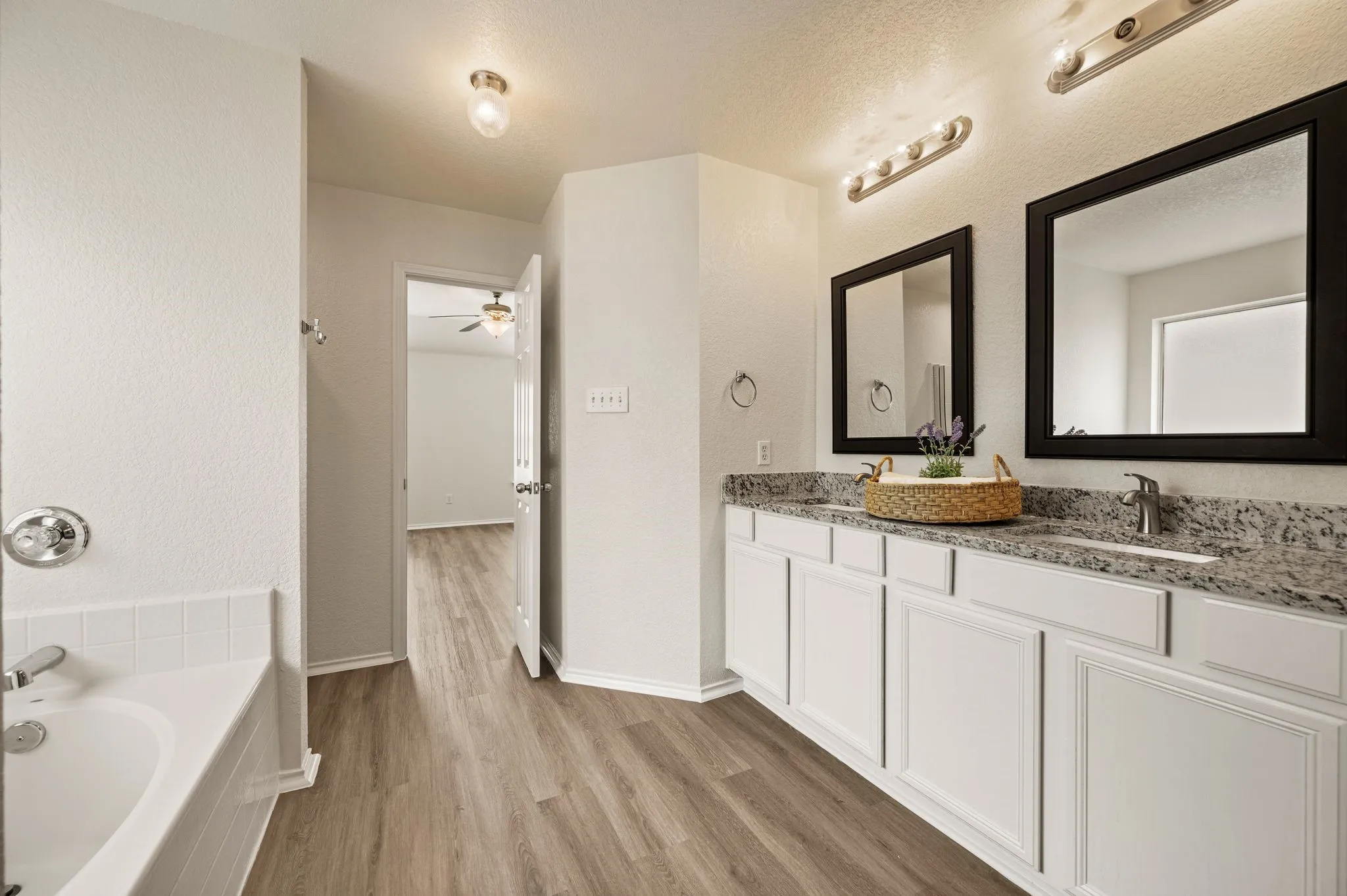 Single Family Residence For Sale in Tarrant County , 14145 Playa Trail, Fort Worth, Texas 76052, 3 Bedroom, 2 Bathroom, 2 Garage spaces, 1,736 Sqft, built in 2005, mls#21351475, Real Estate Agent in Fort Worth, Homes For Sale in Tarrant county, Homes For Sale in Fort Worth, Realtor in Fort Worth Texas, Real Estate Brokerage Independent Realty Texas, Luminita Cordes Realtor