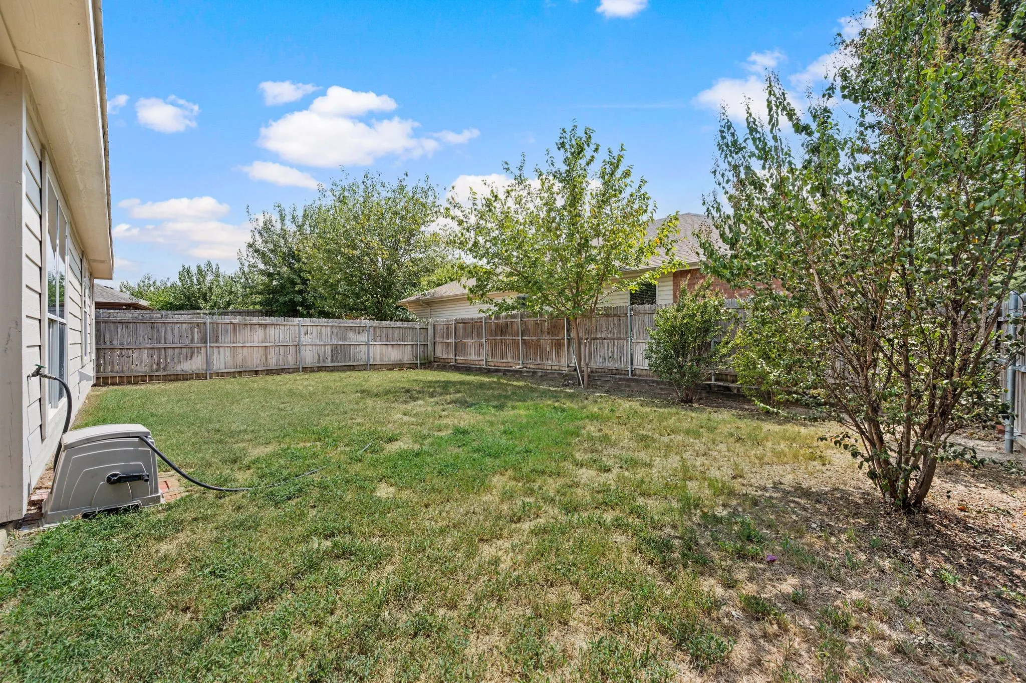 Single Family Residence For Sale in Tarrant County , 14145 Playa Trail, Fort Worth, Texas 76052, 3 Bedroom, 2 Bathroom, 2 Garage spaces, 1,736 Sqft, built in 2005, mls#21351475, Real Estate Agent in Fort Worth, Homes For Sale in Tarrant county, Homes For Sale in Fort Worth, Realtor in Fort Worth Texas, Real Estate Brokerage Independent Realty Texas, Luminita Cordes Realtor