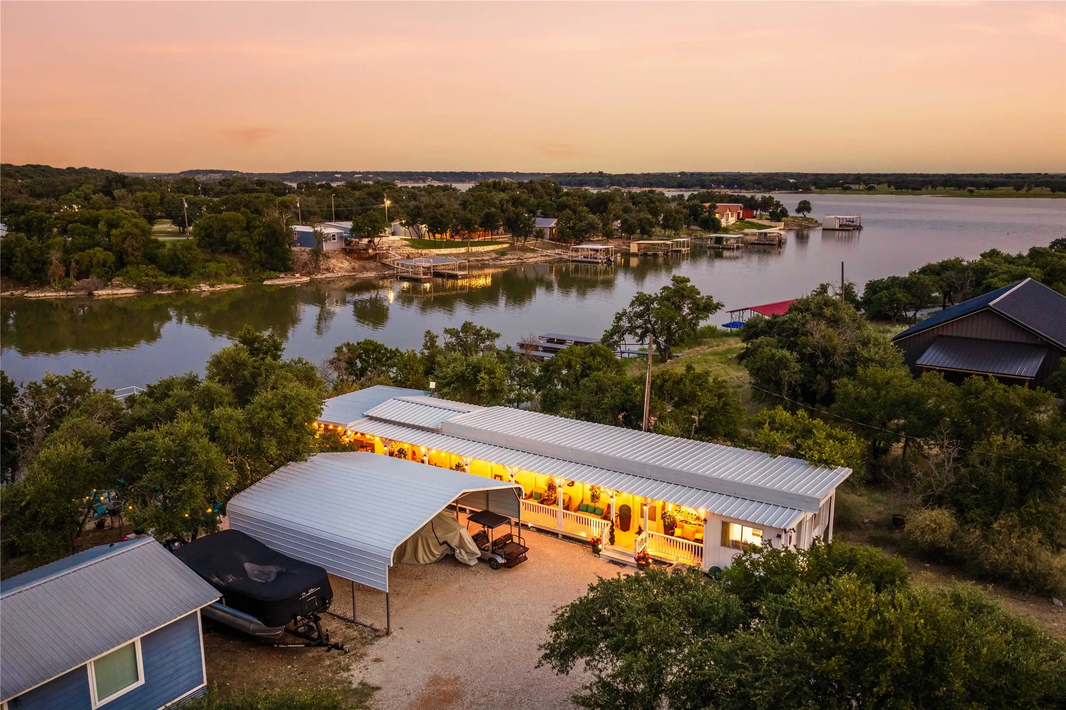 Mobile Home For Sale in Brown County , 4380 Lake Shore Drive, May, Texas 76857, 3 Bedroom, 2 Bathroom, Garage spaces, 890 Sqft, built in 0, mls#21330222, Real Estate Agent in May, Homes For Sale in Brown county, Homes For Sale in May, Realtor in May Texas, Real Estate Brokerage Independent Realty Texas, Luminita Cordes Realtor