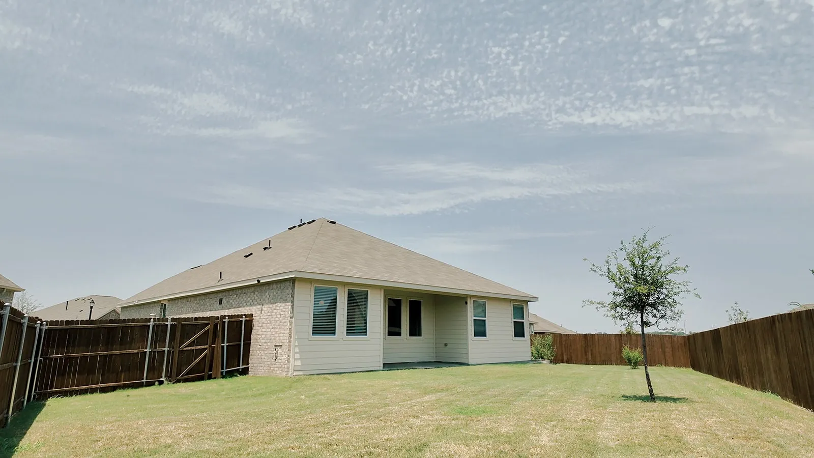 Single Family Residence For Rent in Denton County , 319 Sedalia Trail, Justin, Texas 76247, 4 Bedroom, 2 Bathroom, 2 Garage spaces, 1,834 Sqft, built in 2024, mls#21351742, Real Estate Agent in Justin, Homes For Rent in Denton county, Homes For Rent in Justin, Realtor in Justin Texas, Real Estate Brokerage Independent Realty Texas, Luminita Cordes Realtor