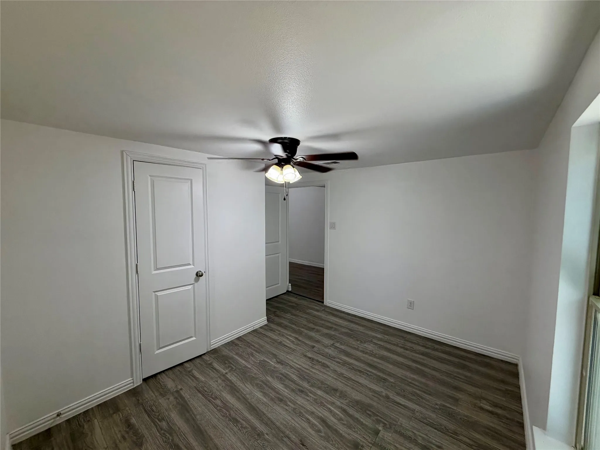 Single Family Residence For Sale in Kaufman County , 105 W Damon Street, Terrell, Texas 75160, 3 Bedroom, 2 Bathroom, 1 Garage spaces, 970 Sqft, built in 1942, mls#21349951, Real Estate Agent in Terrell, Homes For Sale in Kaufman county, Homes For Sale in Terrell, Realtor in Terrell Texas, Real Estate Brokerage Independent Realty Texas, Luminita Cordes Realtor