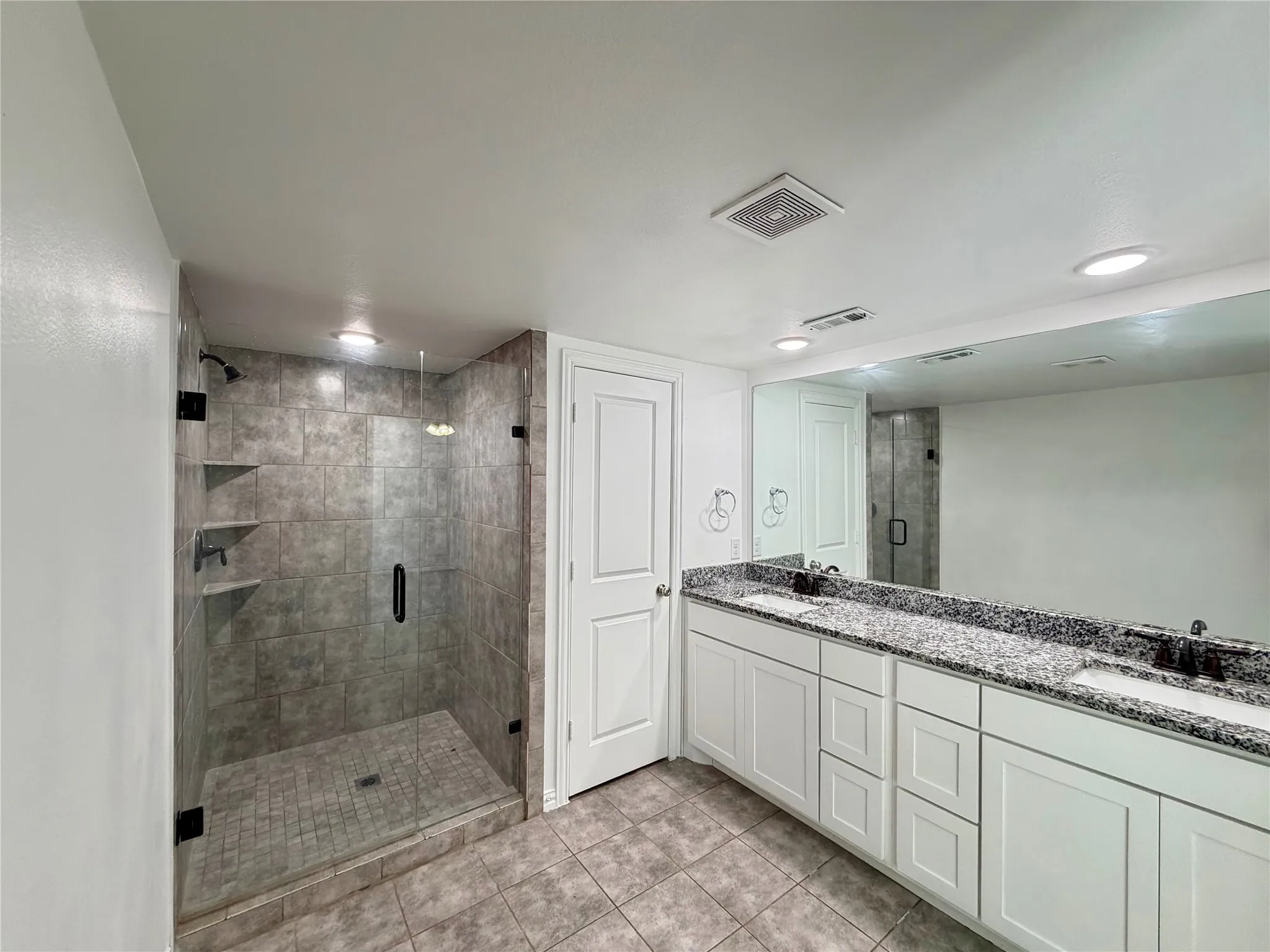 Single Family Residence For Sale in Kaufman County , 105 W Damon Street, Terrell, Texas 75160, 3 Bedroom, 2 Bathroom, 1 Garage spaces, 970 Sqft, built in 1942, mls#21349951, Real Estate Agent in Terrell, Homes For Sale in Kaufman county, Homes For Sale in Terrell, Realtor in Terrell Texas, Real Estate Brokerage Independent Realty Texas, Luminita Cordes Realtor