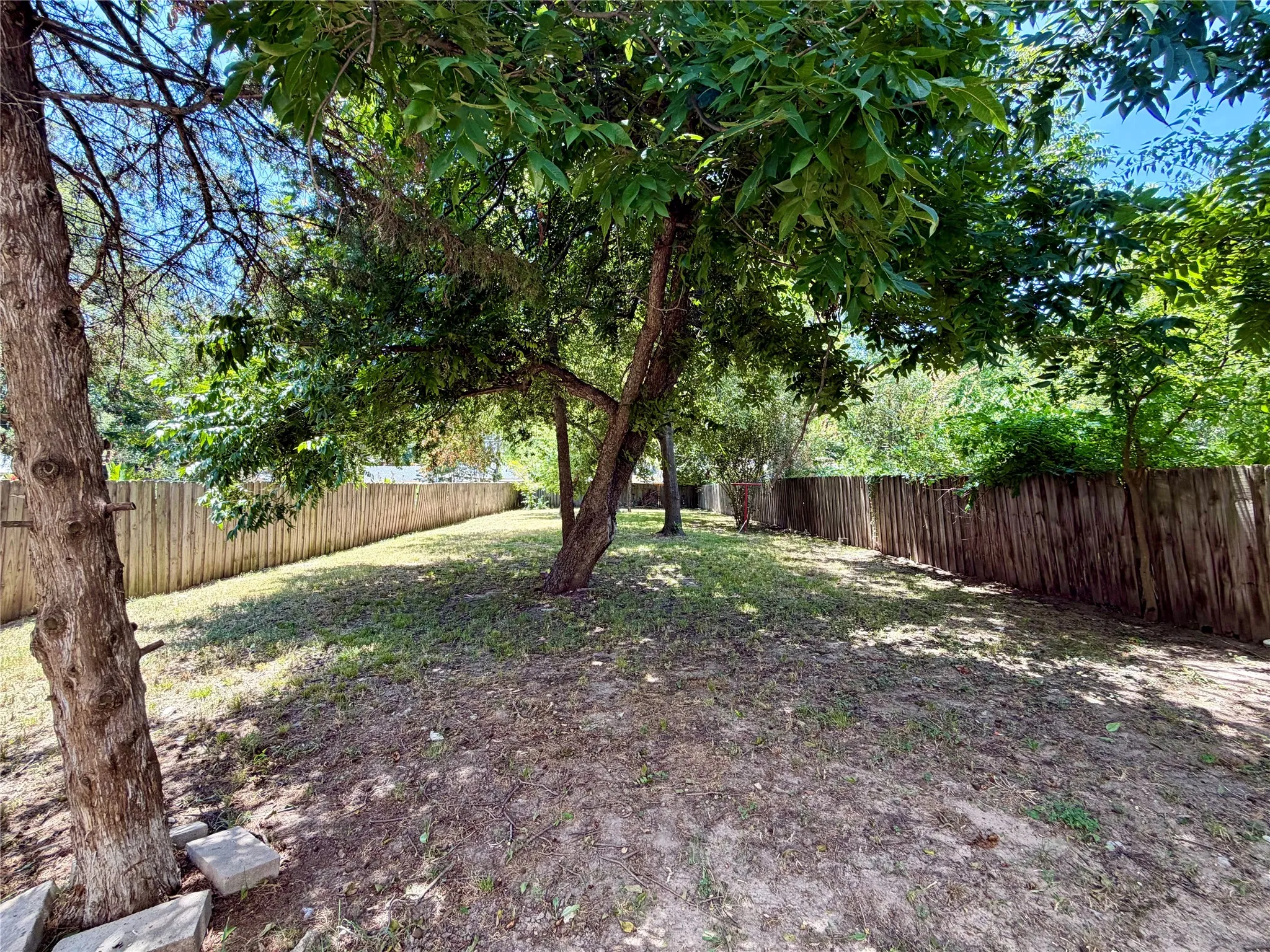 Single Family Residence For Sale in Kaufman County , 105 W Damon Street, Terrell, Texas 75160, 3 Bedroom, 2 Bathroom, 1 Garage spaces, 970 Sqft, built in 1942, mls#21349951, Real Estate Agent in Terrell, Homes For Sale in Kaufman county, Homes For Sale in Terrell, Realtor in Terrell Texas, Real Estate Brokerage Independent Realty Texas, Luminita Cordes Realtor