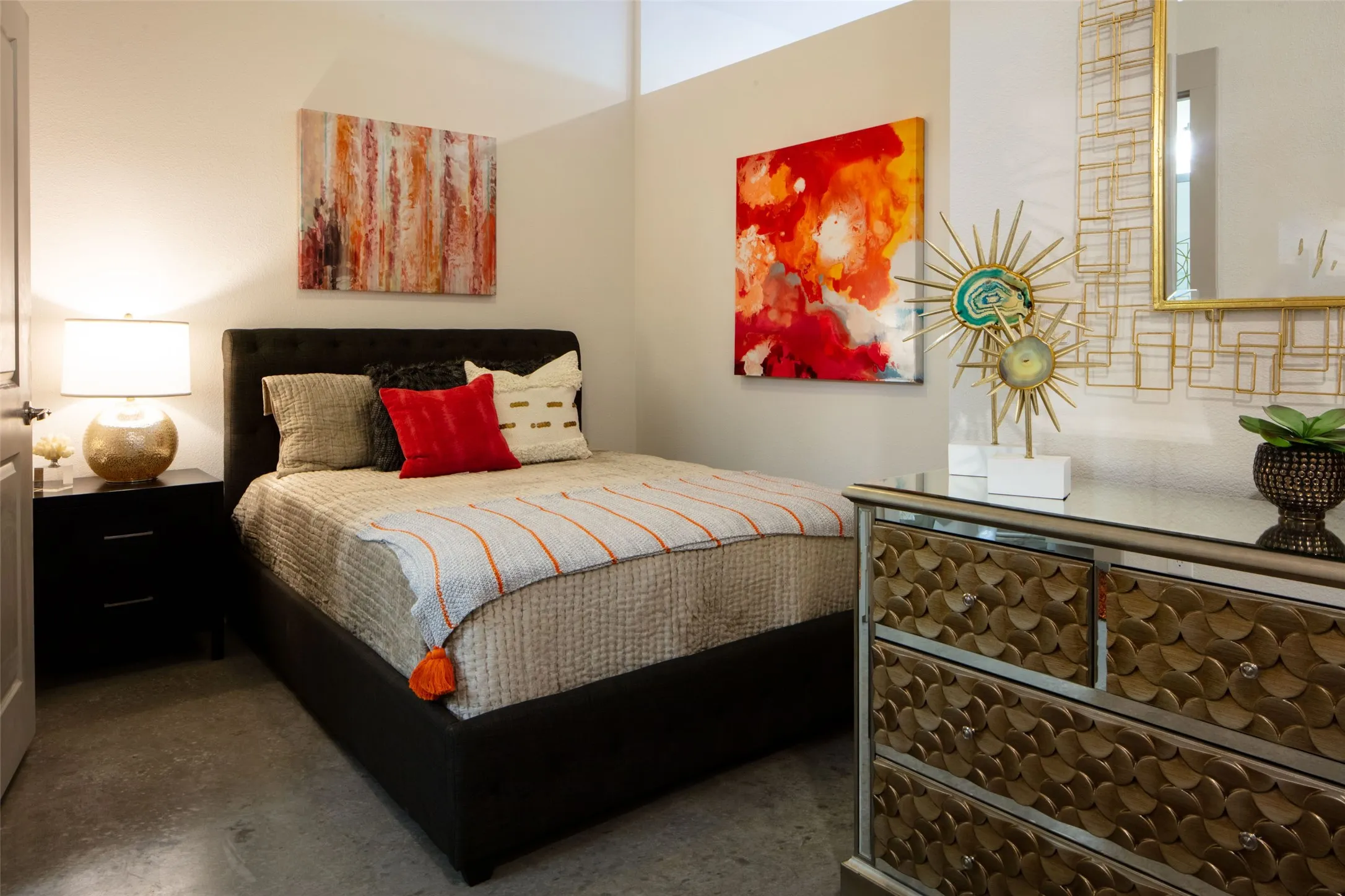 Apartment For Rent in Dallas County , 6000 Gaston Avenue 108, Dallas, Texas 75214, 1 Bedroom, 1 Bathroom, Garage spaces, 510 Sqft, built in 2018, mls#21351748, Real Estate Agent in Dallas, Homes For Rent in Dallas county, Homes For Rent in Dallas, Realtor in Dallas Texas, Real Estate Brokerage Independent Realty Texas, Luminita Cordes Realtor