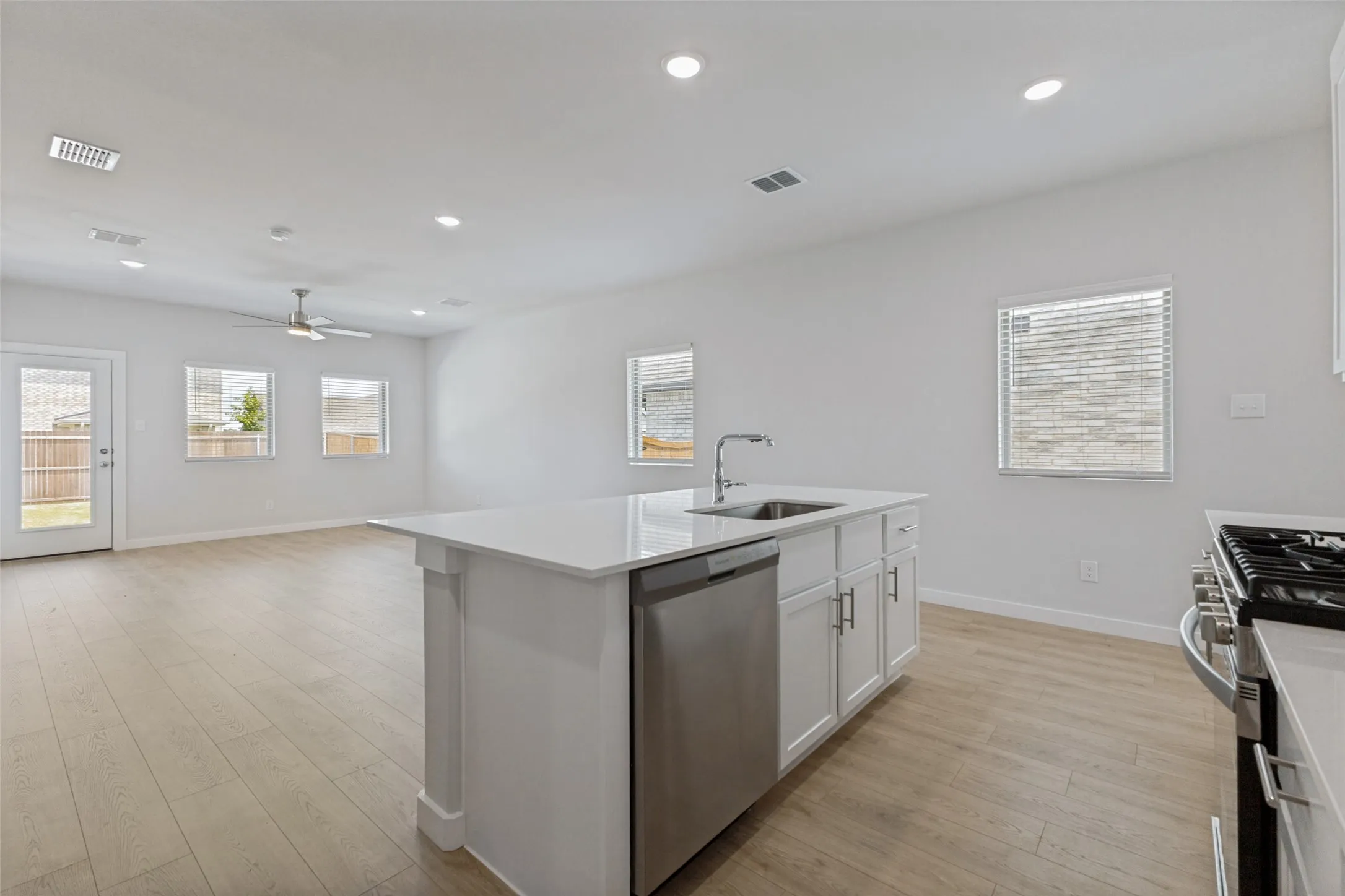 Single Family Residence For Sale in Collin County , 512 Green Grass, Princeton, Texas 75071, 4 Bedroom, 3 Bathroom, 2 Garage spaces, 1,906 Sqft, built in 2026, mls#21351629, Real Estate Agent in Princeton, Homes For Sale in Collin county, Homes For Sale in Princeton, Realtor in Princeton Texas, Real Estate Brokerage Independent Realty Texas, Luminita Cordes Realtor