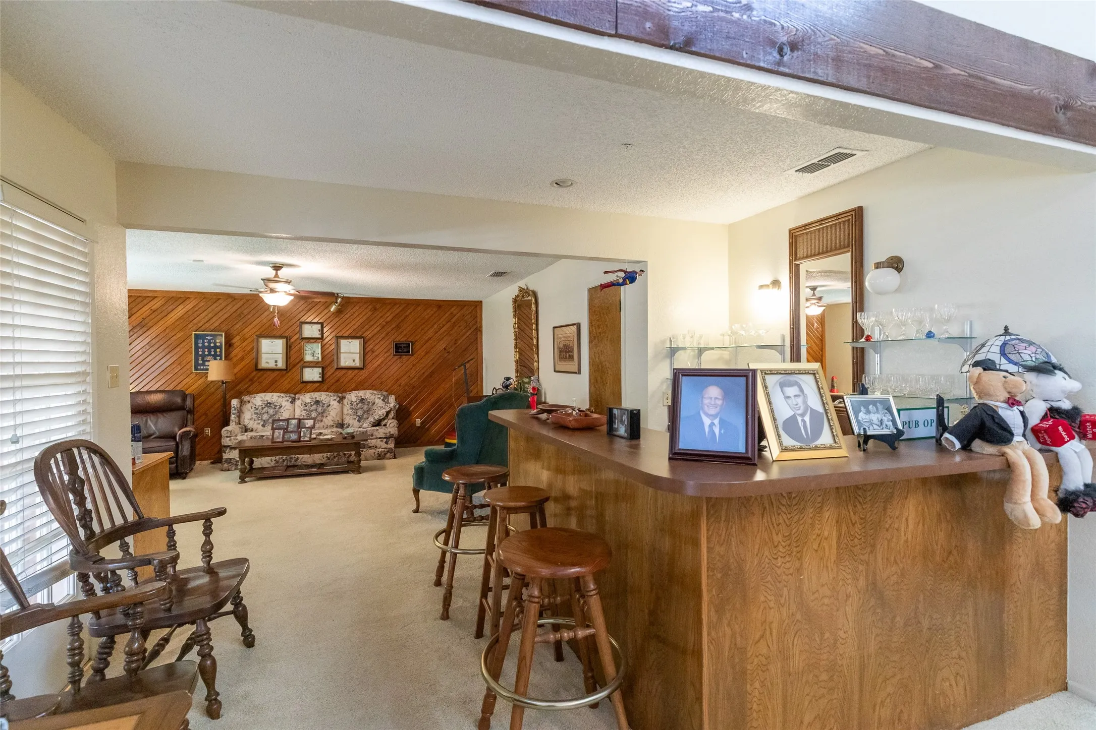 Single Family Residence For Sale in Taylor County , 1809 Lytle Shores Drive, Abilene, Texas 79602, 3 Bedroom, 2 Bathroom, 2 Garage spaces, 2,440 Sqft, built in 1979, mls#21351733, Real Estate Agent in Abilene, Homes For Sale in Taylor county, Homes For Sale in Abilene, Realtor in Abilene Texas, Real Estate Brokerage Independent Realty Texas, Luminita Cordes Realtor