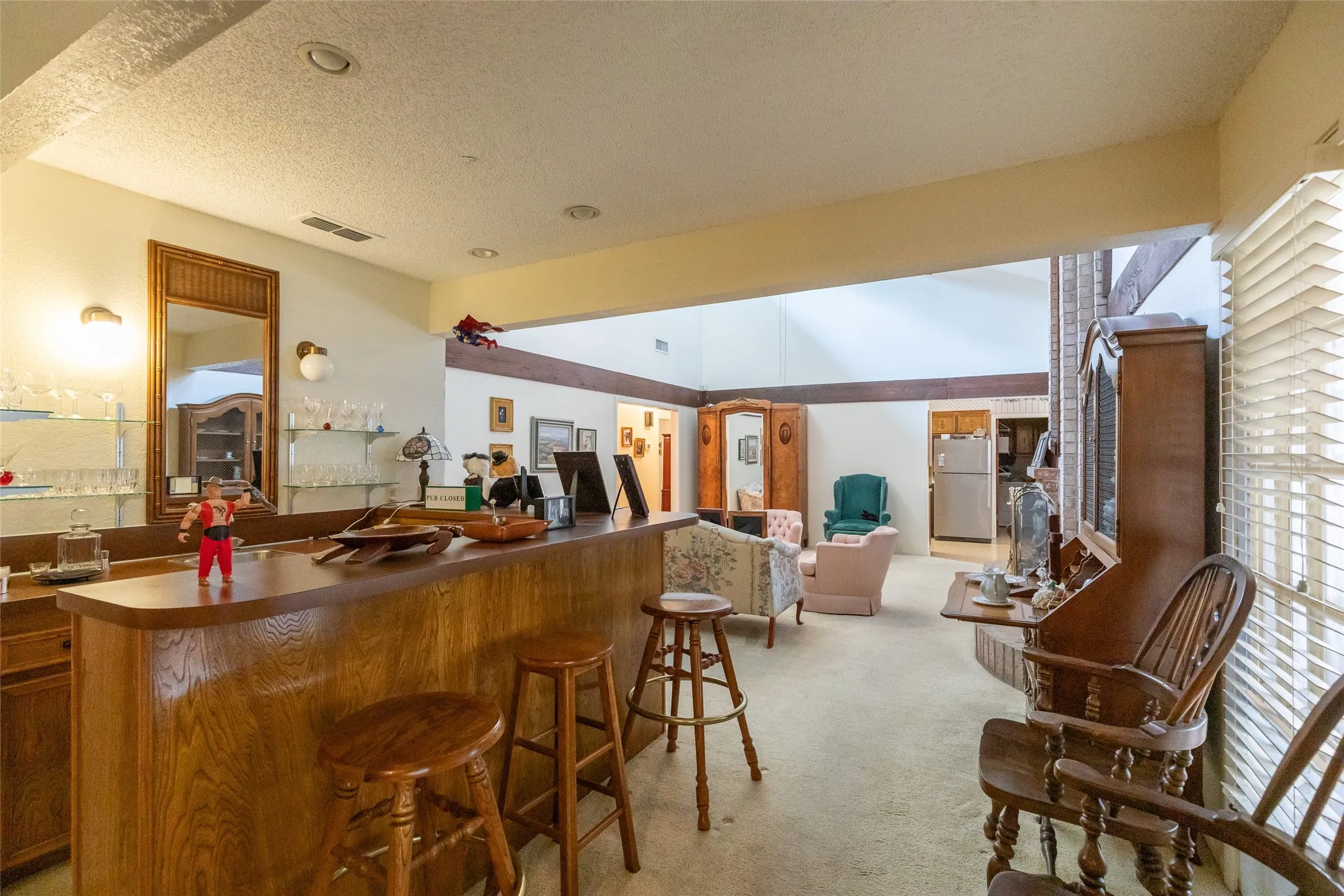 Single Family Residence For Sale in Taylor County , 1809 Lytle Shores Drive, Abilene, Texas 79602, 3 Bedroom, 2 Bathroom, 2 Garage spaces, 2,440 Sqft, built in 1979, mls#21351733, Real Estate Agent in Abilene, Homes For Sale in Taylor county, Homes For Sale in Abilene, Realtor in Abilene Texas, Real Estate Brokerage Independent Realty Texas, Luminita Cordes Realtor