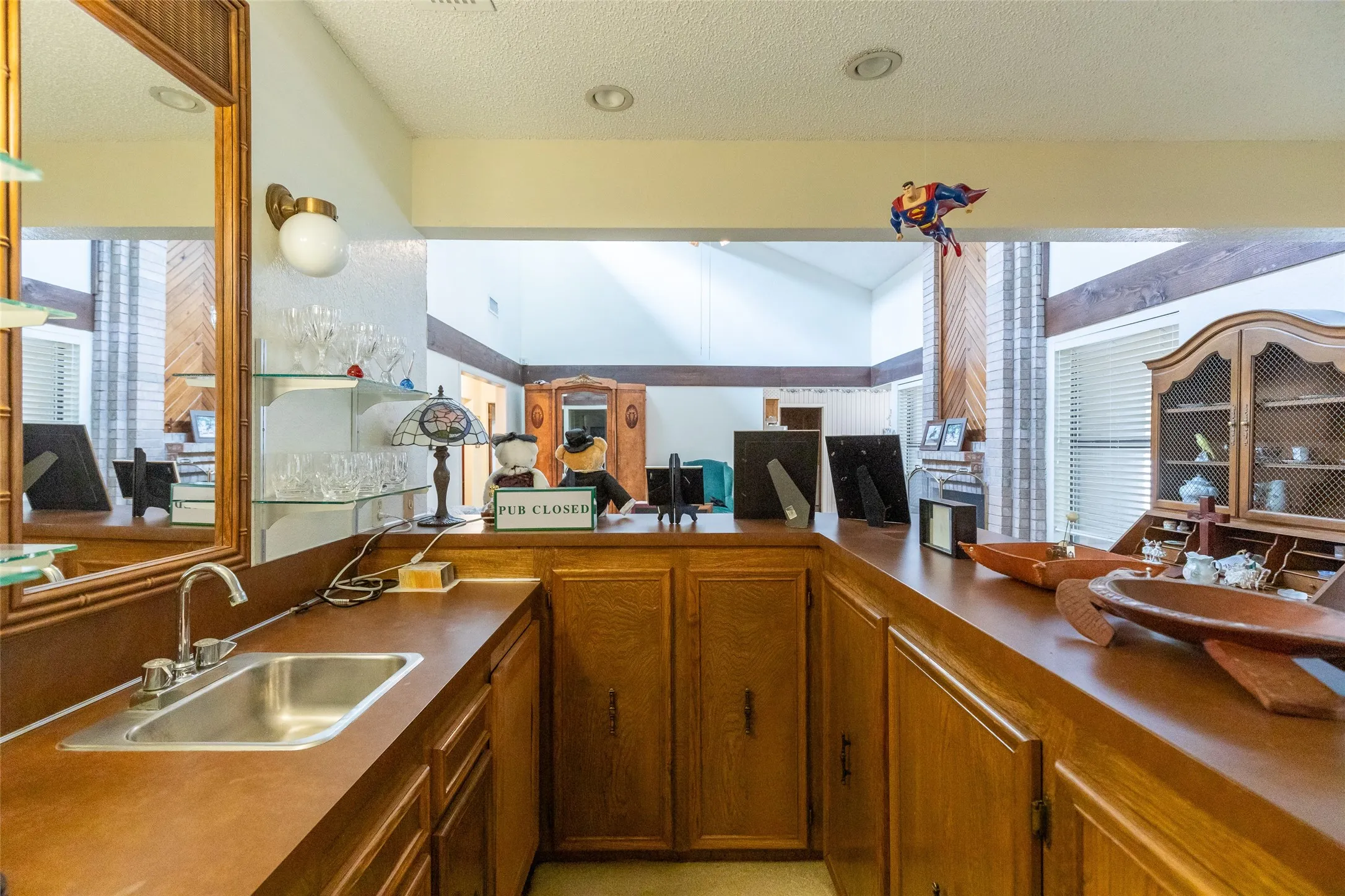 Single Family Residence For Sale in Taylor County , 1809 Lytle Shores Drive, Abilene, Texas 79602, 3 Bedroom, 2 Bathroom, 2 Garage spaces, 2,440 Sqft, built in 1979, mls#21351733, Real Estate Agent in Abilene, Homes For Sale in Taylor county, Homes For Sale in Abilene, Realtor in Abilene Texas, Real Estate Brokerage Independent Realty Texas, Luminita Cordes Realtor