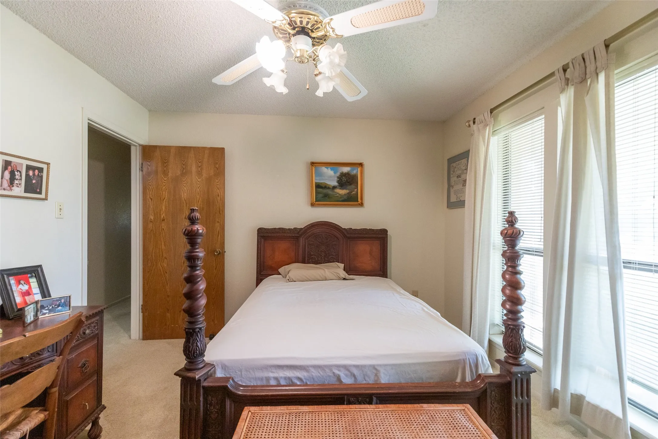 Single Family Residence For Sale in Taylor County , 1809 Lytle Shores Drive, Abilene, Texas 79602, 3 Bedroom, 2 Bathroom, 2 Garage spaces, 2,440 Sqft, built in 1979, mls#21351733, Real Estate Agent in Abilene, Homes For Sale in Taylor county, Homes For Sale in Abilene, Realtor in Abilene Texas, Real Estate Brokerage Independent Realty Texas, Luminita Cordes Realtor