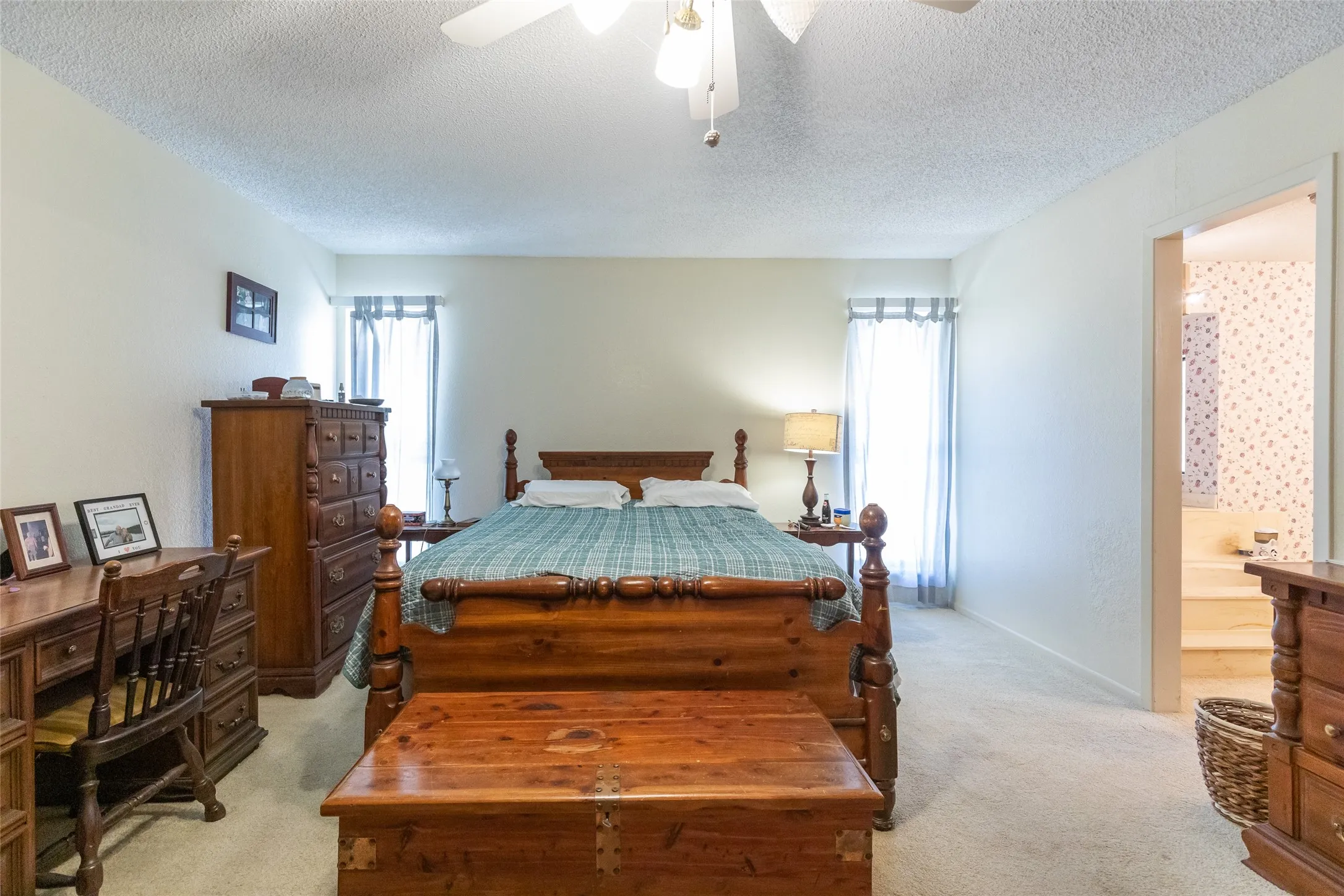 Single Family Residence For Sale in Taylor County , 1809 Lytle Shores Drive, Abilene, Texas 79602, 3 Bedroom, 2 Bathroom, 2 Garage spaces, 2,440 Sqft, built in 1979, mls#21351733, Real Estate Agent in Abilene, Homes For Sale in Taylor county, Homes For Sale in Abilene, Realtor in Abilene Texas, Real Estate Brokerage Independent Realty Texas, Luminita Cordes Realtor