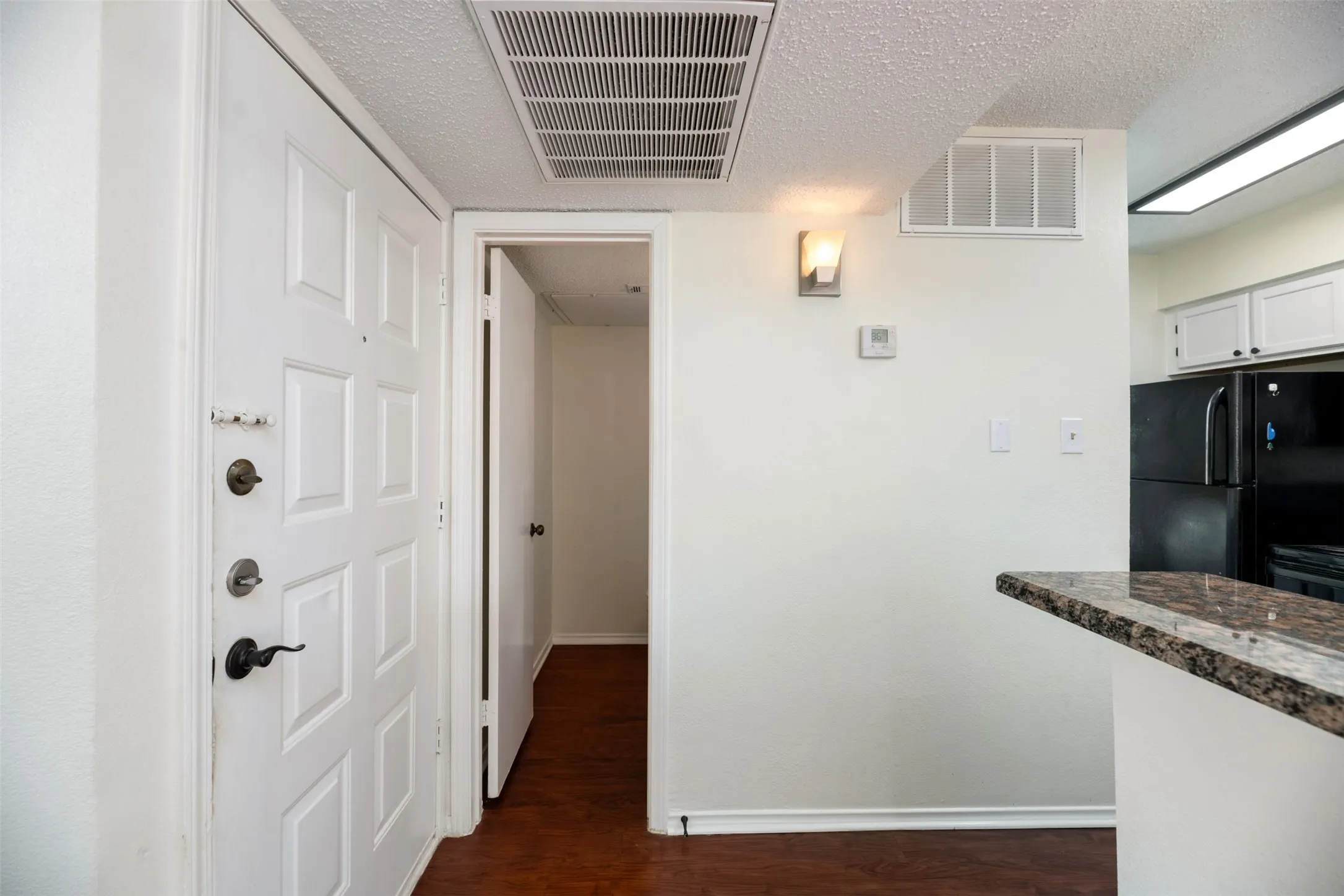 Condominium For Rent in Collin County , 4748 Old Bent Tree Lane 1601, Dallas, Texas 75287, 1 Bedroom, 2 Bathrooms, Garage spaces, 889 Sqft, built in 1985, Price $1,600, mls#21341939, Real Estate Agent in Dallas, Homes For Rent in Collin county, Homes For Rent in Dallas, Realtor in Dallas Texas, Real Estate Brokerage Independent Realty Texas, Luminita Cordes Realtor