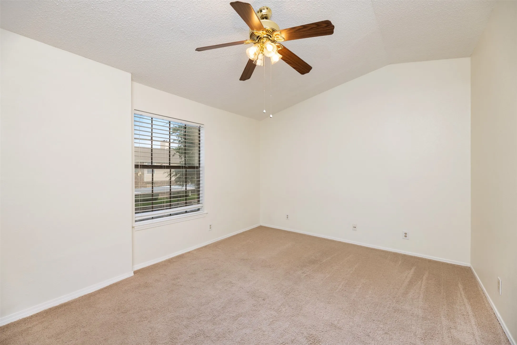 Condominium For Rent in Collin County , 4748 Old Bent Tree Lane 1601, Dallas, Texas 75287, 1 Bedroom, 2 Bathrooms, Garage spaces, 889 Sqft, built in 1985, Price $1,600, mls#21341939, Real Estate Agent in Dallas, Homes For Rent in Collin county, Homes For Rent in Dallas, Realtor in Dallas Texas, Real Estate Brokerage Independent Realty Texas, Luminita Cordes Realtor