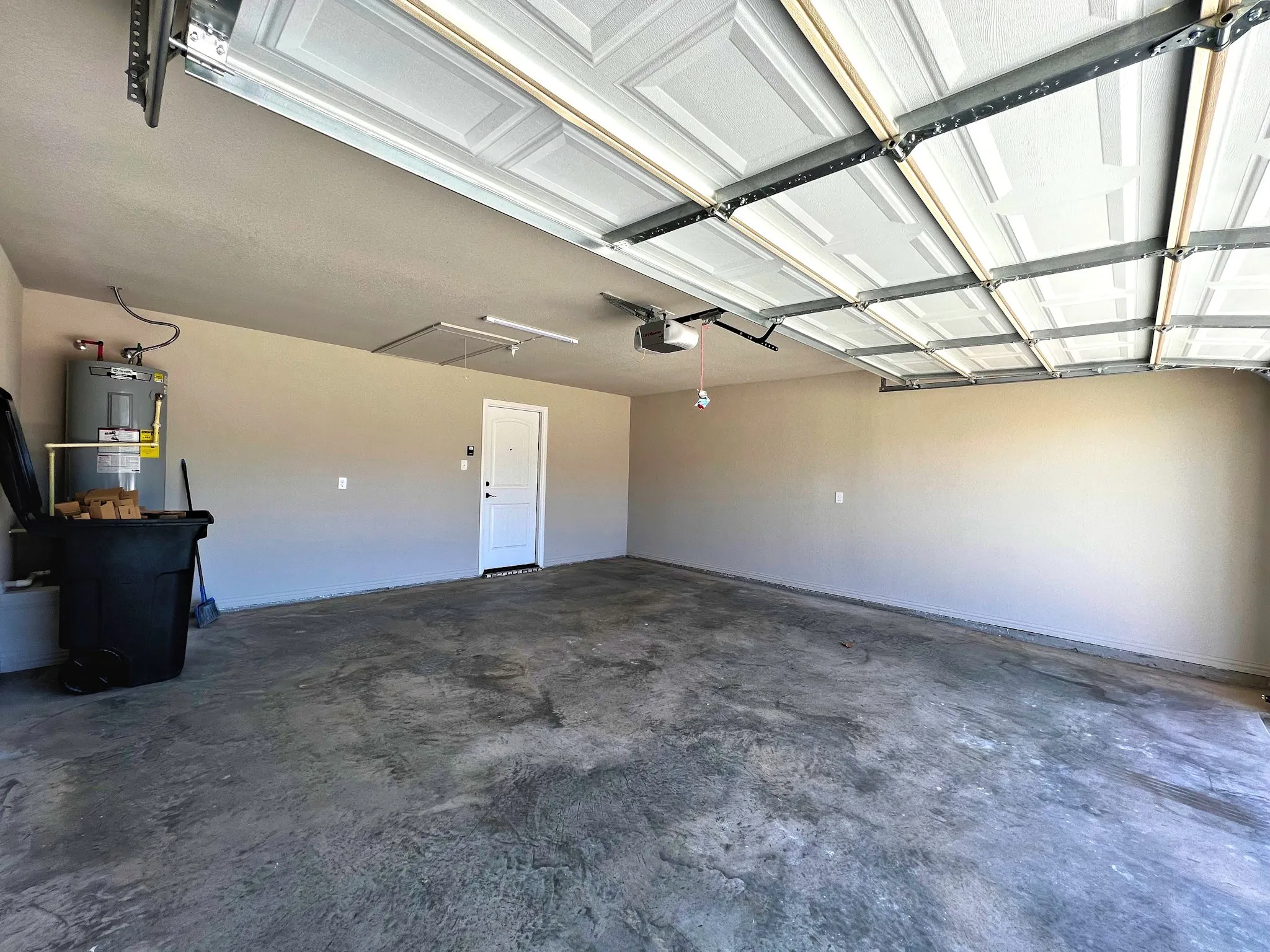 Single Family Residence For Rent in Parker County , 219 Clover Circle, Weatherford, Texas 76086, 3 Bedroom, 2 Bathroom, 2 Garage spaces, 1,575 Sqft, built in 2022, mls#21350591, Real Estate Agent in Weatherford, Homes For Rent in Parker county, Homes For Rent in Weatherford, Realtor in Weatherford Texas, Real Estate Brokerage Independent Realty Texas, Luminita Cordes Realtor