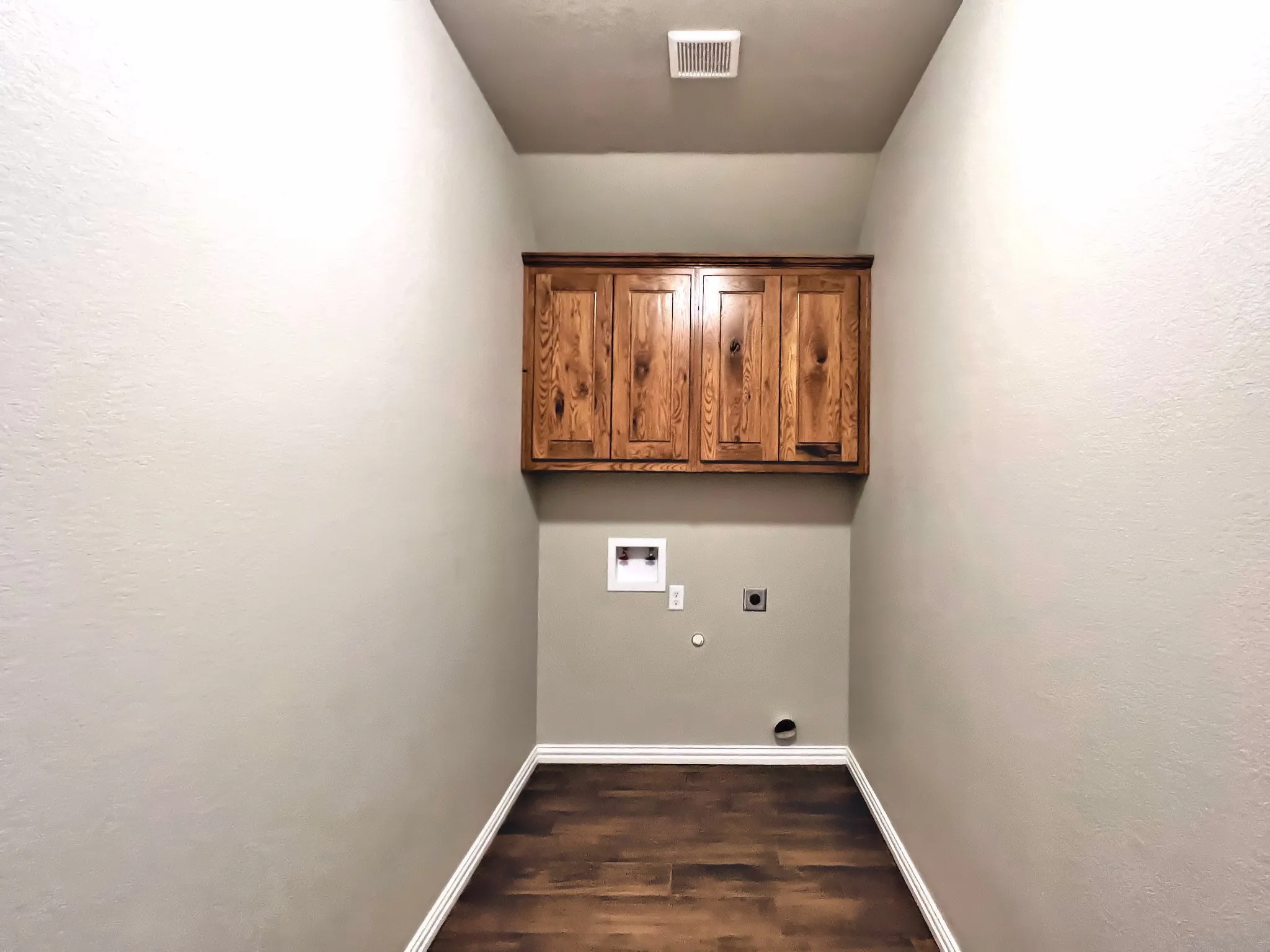 Single Family Residence For Rent in Parker County , 219 Clover Circle, Weatherford, Texas 76086, 3 Bedroom, 2 Bathroom, 2 Garage spaces, 1,575 Sqft, built in 2022, mls#21350591, Real Estate Agent in Weatherford, Homes For Rent in Parker county, Homes For Rent in Weatherford, Realtor in Weatherford Texas, Real Estate Brokerage Independent Realty Texas, Luminita Cordes Realtor