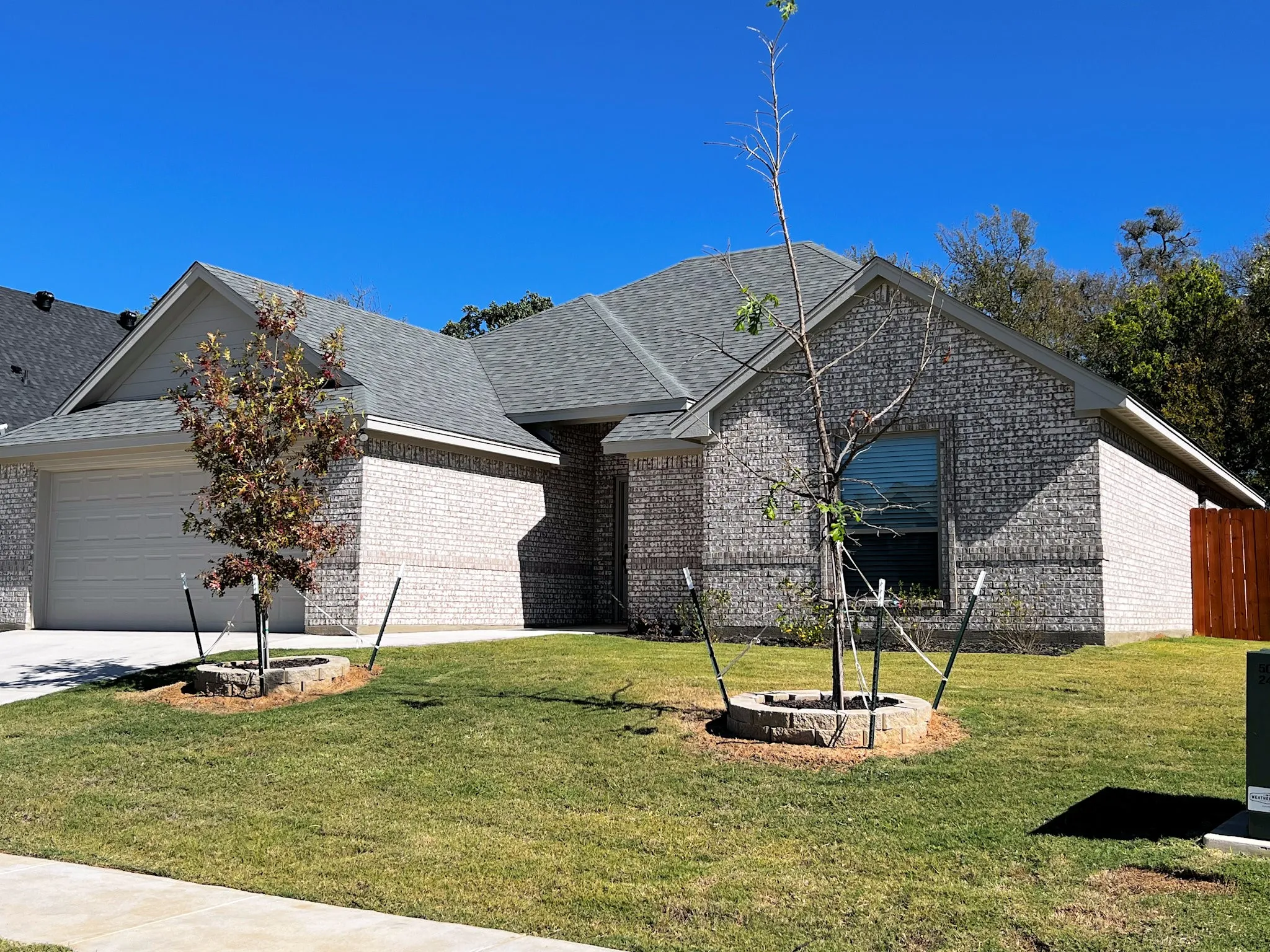 Single Family Residence For Rent in Parker County , 219 Clover Circle, Weatherford, Texas 76086, 3 Bedroom, 2 Bathroom, 2 Garage spaces, 1,575 Sqft, built in 2022, mls#21350591, Real Estate Agent in Weatherford, Homes For Rent in Parker county, Homes For Rent in Weatherford, Realtor in Weatherford Texas, Real Estate Brokerage Independent Realty Texas, Luminita Cordes Realtor