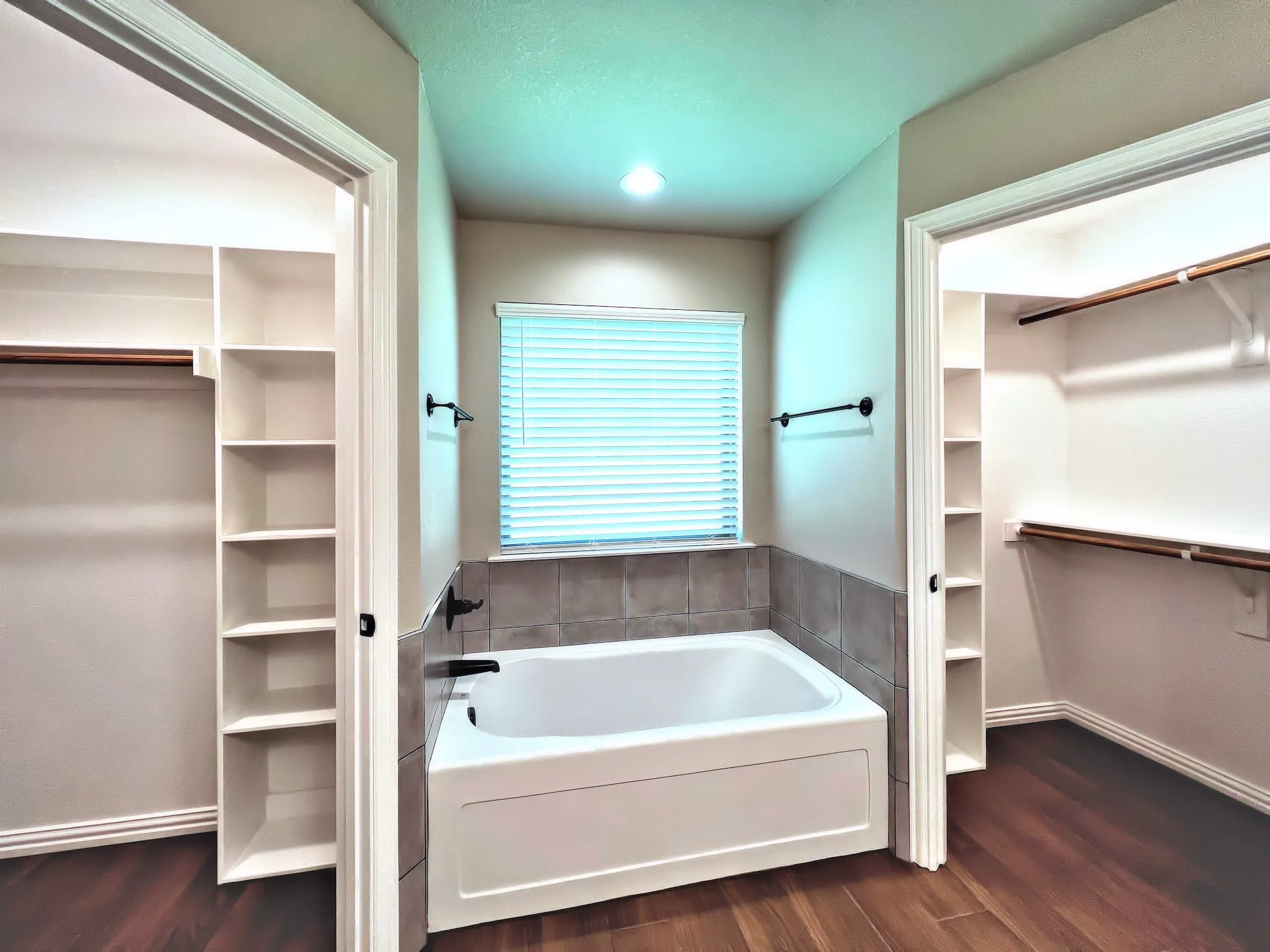 Single Family Residence For Rent in Parker County , 219 Clover Circle, Weatherford, Texas 76086, 3 Bedroom, 2 Bathroom, 2 Garage spaces, 1,575 Sqft, built in 2022, mls#21350591, Real Estate Agent in Weatherford, Homes For Rent in Parker county, Homes For Rent in Weatherford, Realtor in Weatherford Texas, Real Estate Brokerage Independent Realty Texas, Luminita Cordes Realtor