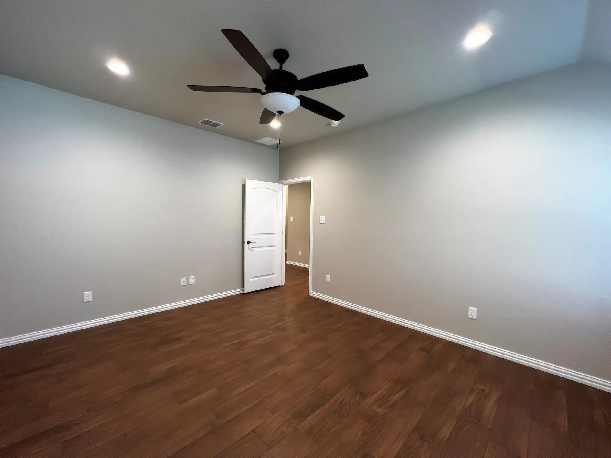 Single Family Residence For Rent in Parker County , 219 Clover Circle, Weatherford, Texas 76086, 3 Bedroom, 2 Bathroom, 2 Garage spaces, 1,575 Sqft, built in 2022, mls#21350591, Real Estate Agent in Weatherford, Homes For Rent in Parker county, Homes For Rent in Weatherford, Realtor in Weatherford Texas, Real Estate Brokerage Independent Realty Texas, Luminita Cordes Realtor