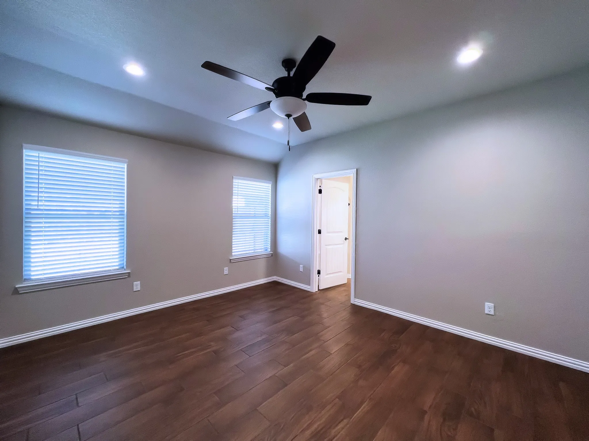 Single Family Residence For Rent in Parker County , 219 Clover Circle, Weatherford, Texas 76086, 3 Bedroom, 2 Bathroom, 2 Garage spaces, 1,575 Sqft, built in 2022, mls#21350591, Real Estate Agent in Weatherford, Homes For Rent in Parker county, Homes For Rent in Weatherford, Realtor in Weatherford Texas, Real Estate Brokerage Independent Realty Texas, Luminita Cordes Realtor