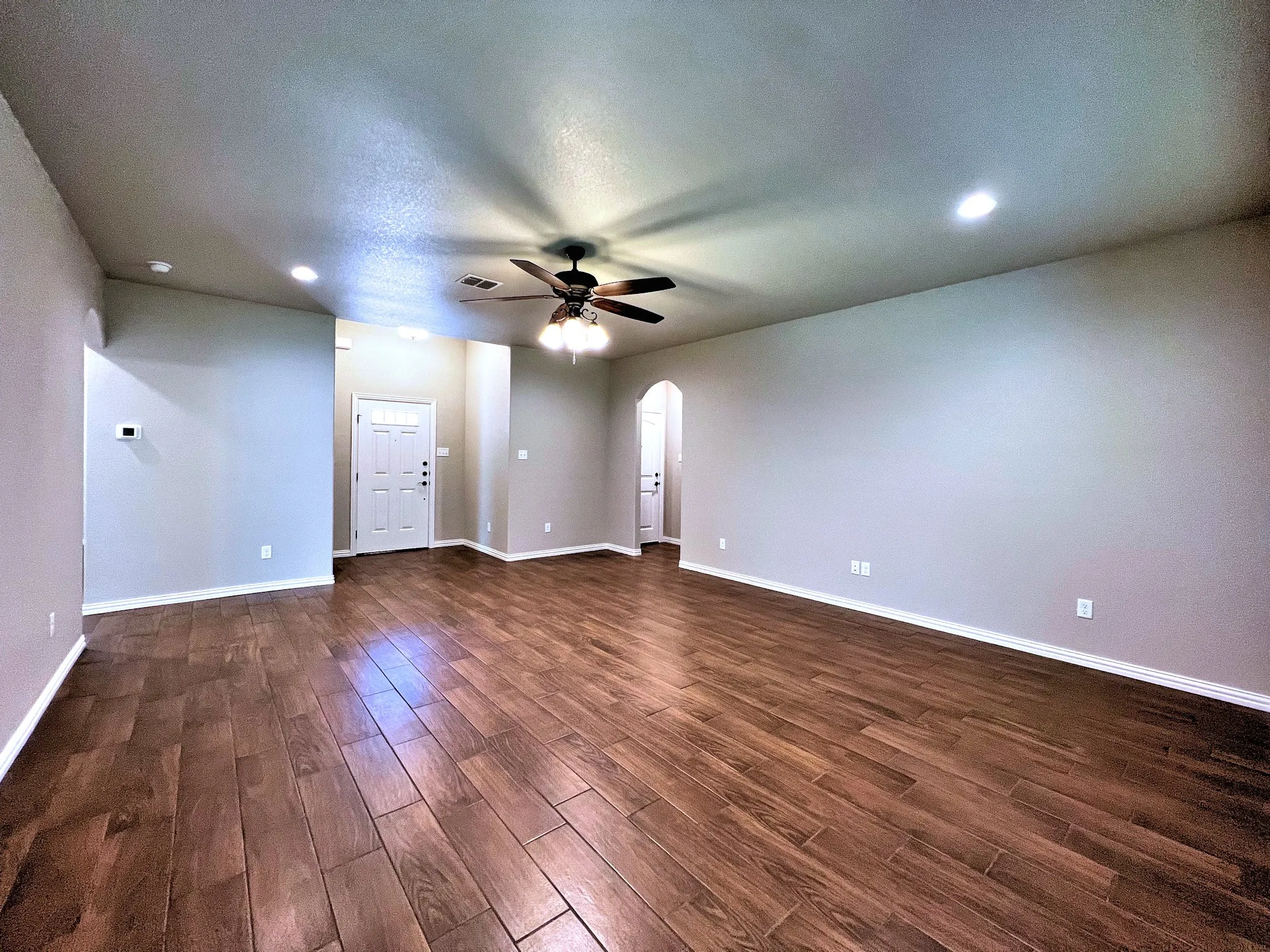Single Family Residence For Rent in Parker County , 219 Clover Circle, Weatherford, Texas 76086, 3 Bedroom, 2 Bathroom, 2 Garage spaces, 1,575 Sqft, built in 2022, mls#21350591, Real Estate Agent in Weatherford, Homes For Rent in Parker county, Homes For Rent in Weatherford, Realtor in Weatherford Texas, Real Estate Brokerage Independent Realty Texas, Luminita Cordes Realtor