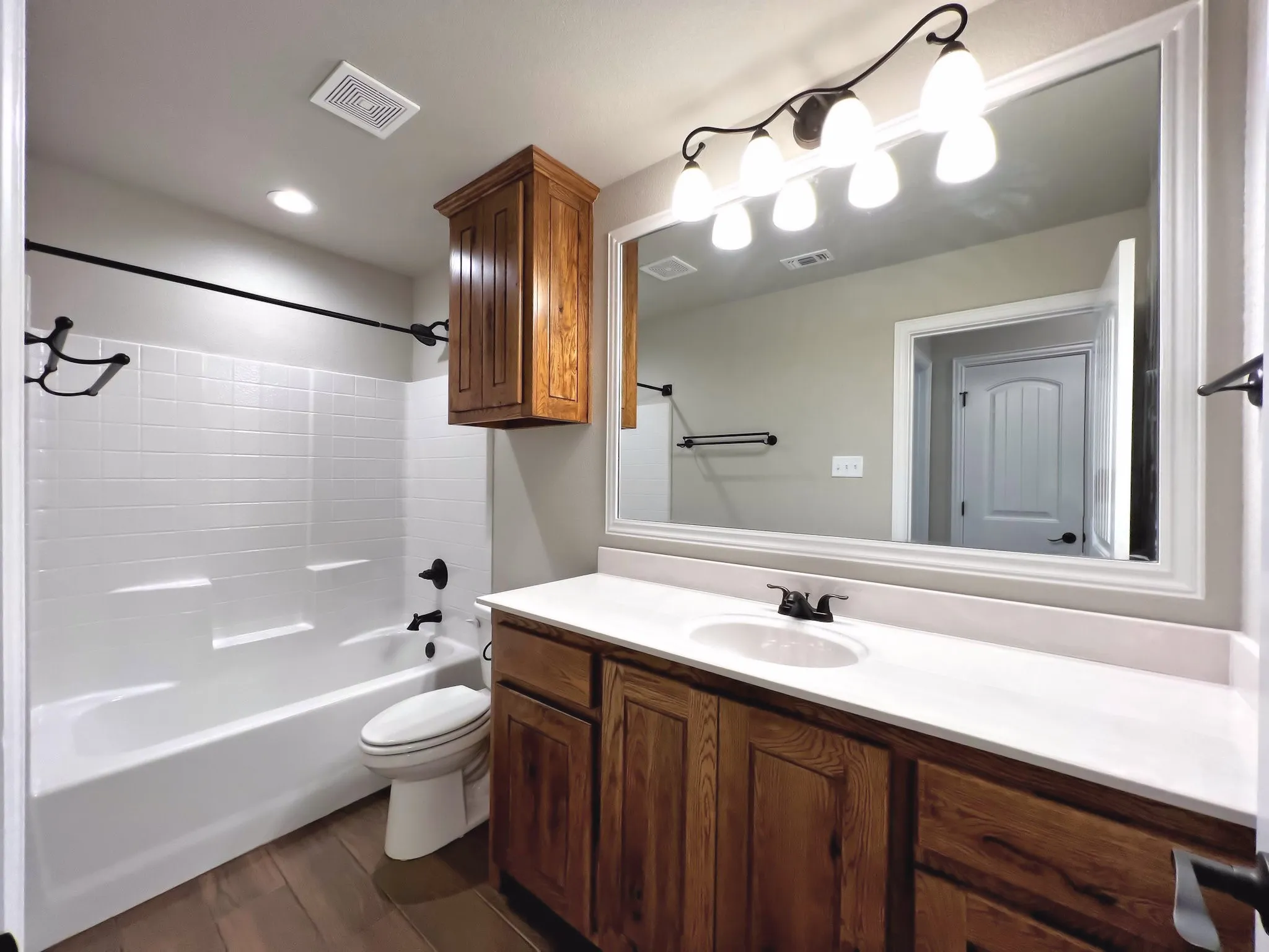 Single Family Residence For Rent in Parker County , 219 Clover Circle, Weatherford, Texas 76086, 3 Bedroom, 2 Bathroom, 2 Garage spaces, 1,575 Sqft, built in 2022, mls#21350591, Real Estate Agent in Weatherford, Homes For Rent in Parker county, Homes For Rent in Weatherford, Realtor in Weatherford Texas, Real Estate Brokerage Independent Realty Texas, Luminita Cordes Realtor