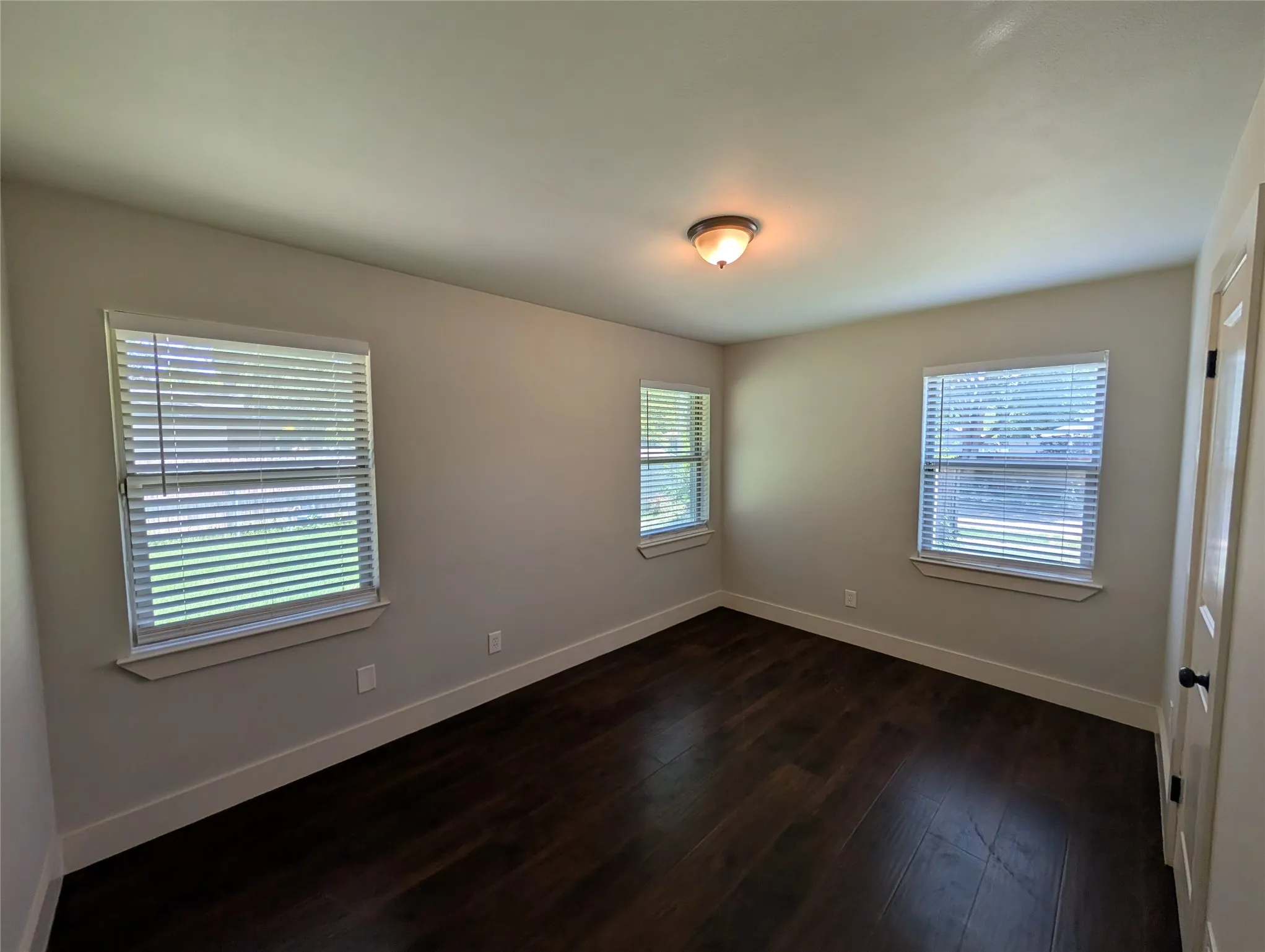 Single Family Residence For Rent in Dallas County , 11106 Visalia Drive, Dallas, Texas 75228, 4 Bedroom, 2 Bathroom, Garage spaces, 1,408 Sqft, built in 1953, mls#21351755, Real Estate Agent in Dallas, Homes For Rent in Dallas county, Homes For Rent in Dallas, Realtor in Dallas Texas, Real Estate Brokerage Independent Realty Texas, Luminita Cordes Realtor