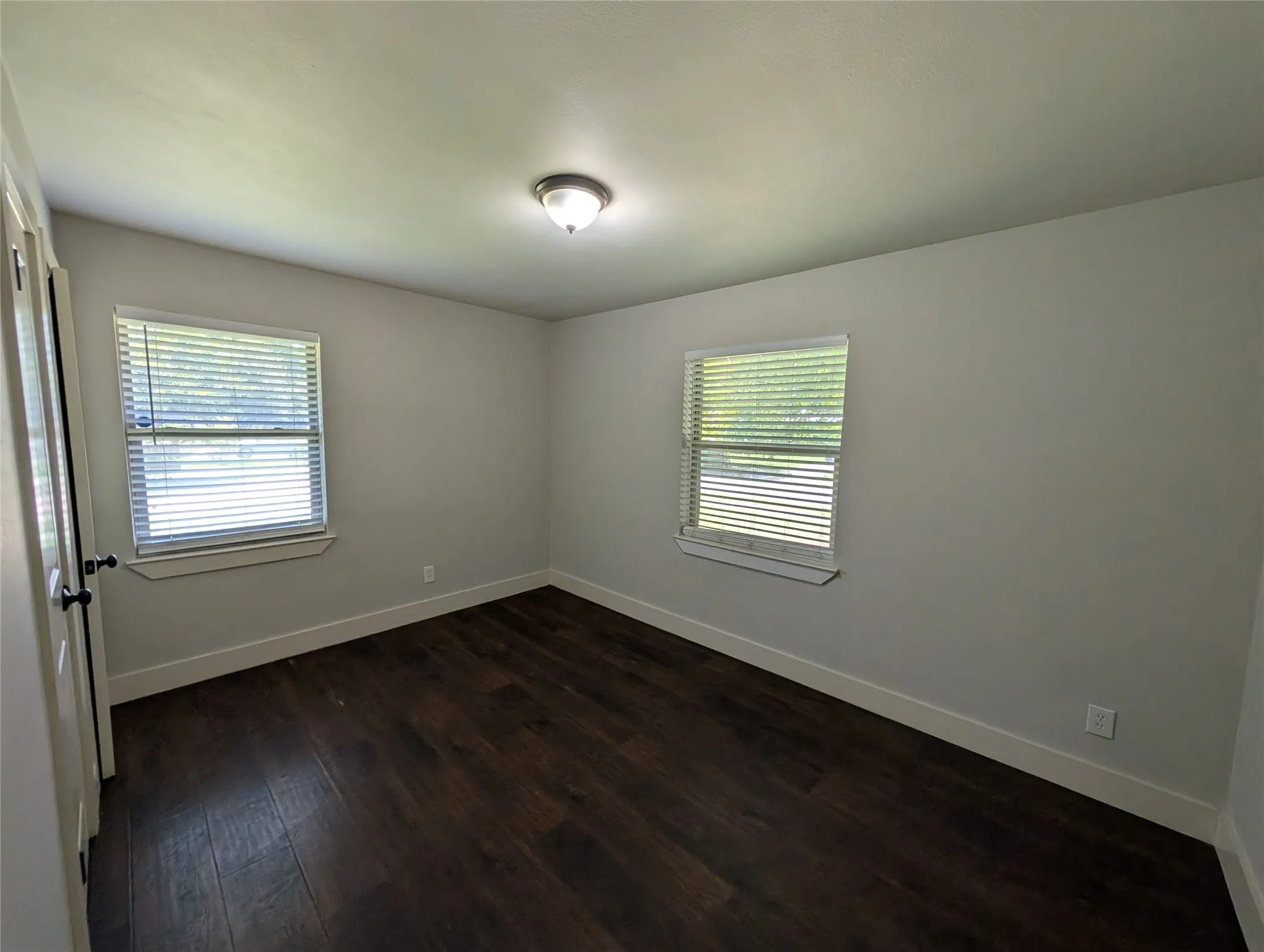 Single Family Residence For Rent in Dallas County , 11106 Visalia Drive, Dallas, Texas 75228, 4 Bedroom, 2 Bathroom, Garage spaces, 1,408 Sqft, built in 1953, mls#21351755, Real Estate Agent in Dallas, Homes For Rent in Dallas county, Homes For Rent in Dallas, Realtor in Dallas Texas, Real Estate Brokerage Independent Realty Texas, Luminita Cordes Realtor
