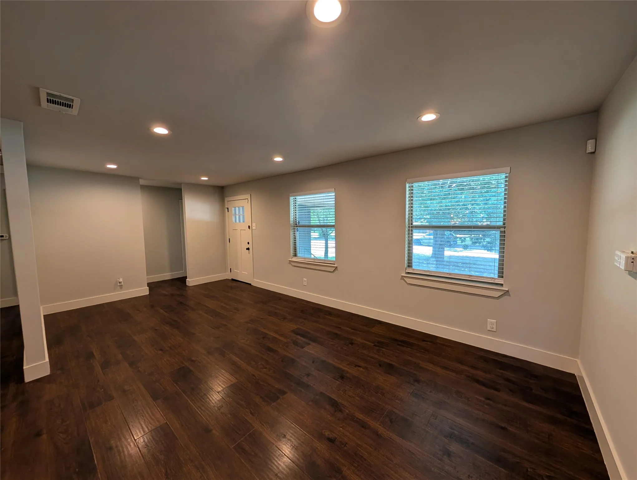 Single Family Residence For Rent in Dallas County , 11106 Visalia Drive, Dallas, Texas 75228, 4 Bedroom, 2 Bathroom, Garage spaces, 1,408 Sqft, built in 1953, mls#21351755, Real Estate Agent in Dallas, Homes For Rent in Dallas county, Homes For Rent in Dallas, Realtor in Dallas Texas, Real Estate Brokerage Independent Realty Texas, Luminita Cordes Realtor