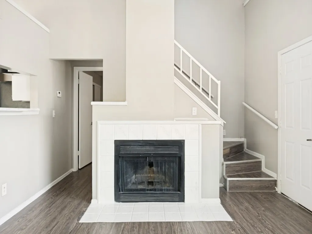 Condominium For Sale in Tarrant County , 1122 Millview Drive 2101, Arlington, Texas 76012, 2 Bedroom, 2 Bathroom, Garage spaces, 1,000 Sqft, built in 1984, Price $130,000, mls#21350659, Real Estate Agent in Arlington, Homes For Sale in Tarrant county, Homes For Sale in Arlington, Realtor in Arlington Texas, Real Estate Brokerage Independent Realty Texas, Luminita Cordes Realtor