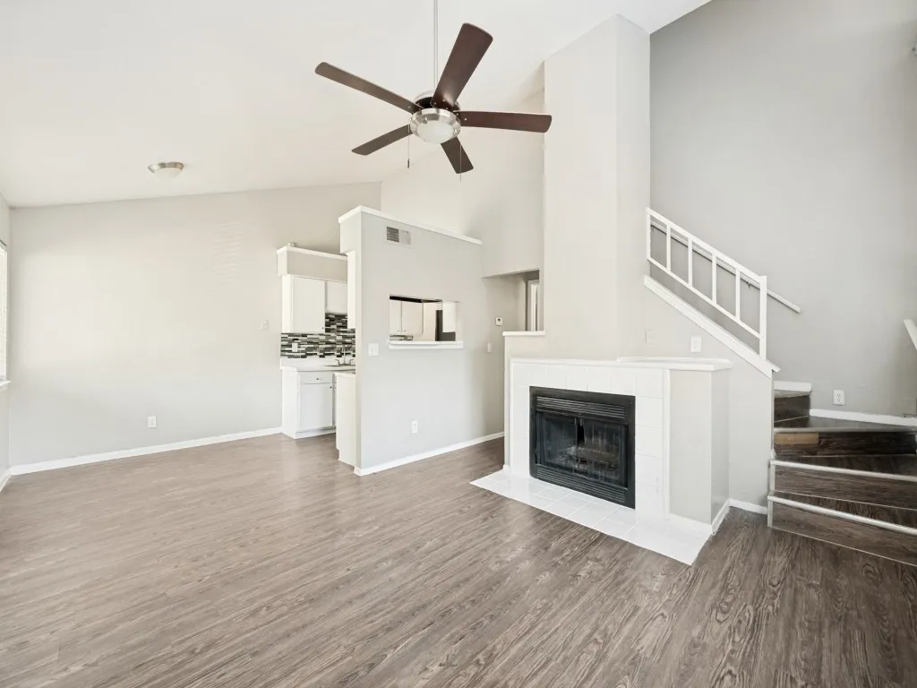 Condominium For Sale in Tarrant County , 1122 Millview Drive 2101, Arlington, Texas 76012, 2 Bedroom, 2 Bathroom, Garage spaces, 1,000 Sqft, built in 1984, Price $130,000, mls#21350659, Real Estate Agent in Arlington, Homes For Sale in Tarrant county, Homes For Sale in Arlington, Realtor in Arlington Texas, Real Estate Brokerage Independent Realty Texas, Luminita Cordes Realtor