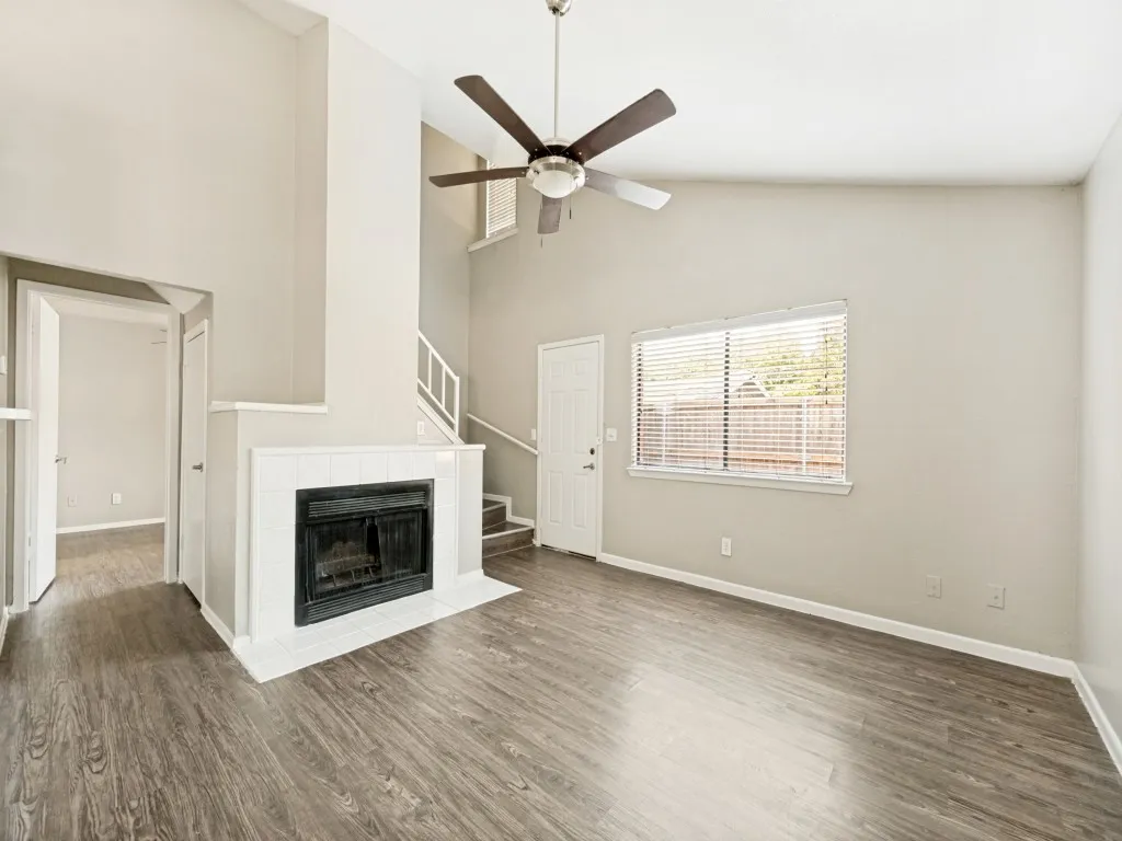 Condominium For Sale in Tarrant County , 1122 Millview Drive 2101, Arlington, Texas 76012, 2 Bedroom, 2 Bathroom, Garage spaces, 1,000 Sqft, built in 1984, Price $130,000, mls#21350659, Real Estate Agent in Arlington, Homes For Sale in Tarrant county, Homes For Sale in Arlington, Realtor in Arlington Texas, Real Estate Brokerage Independent Realty Texas, Luminita Cordes Realtor