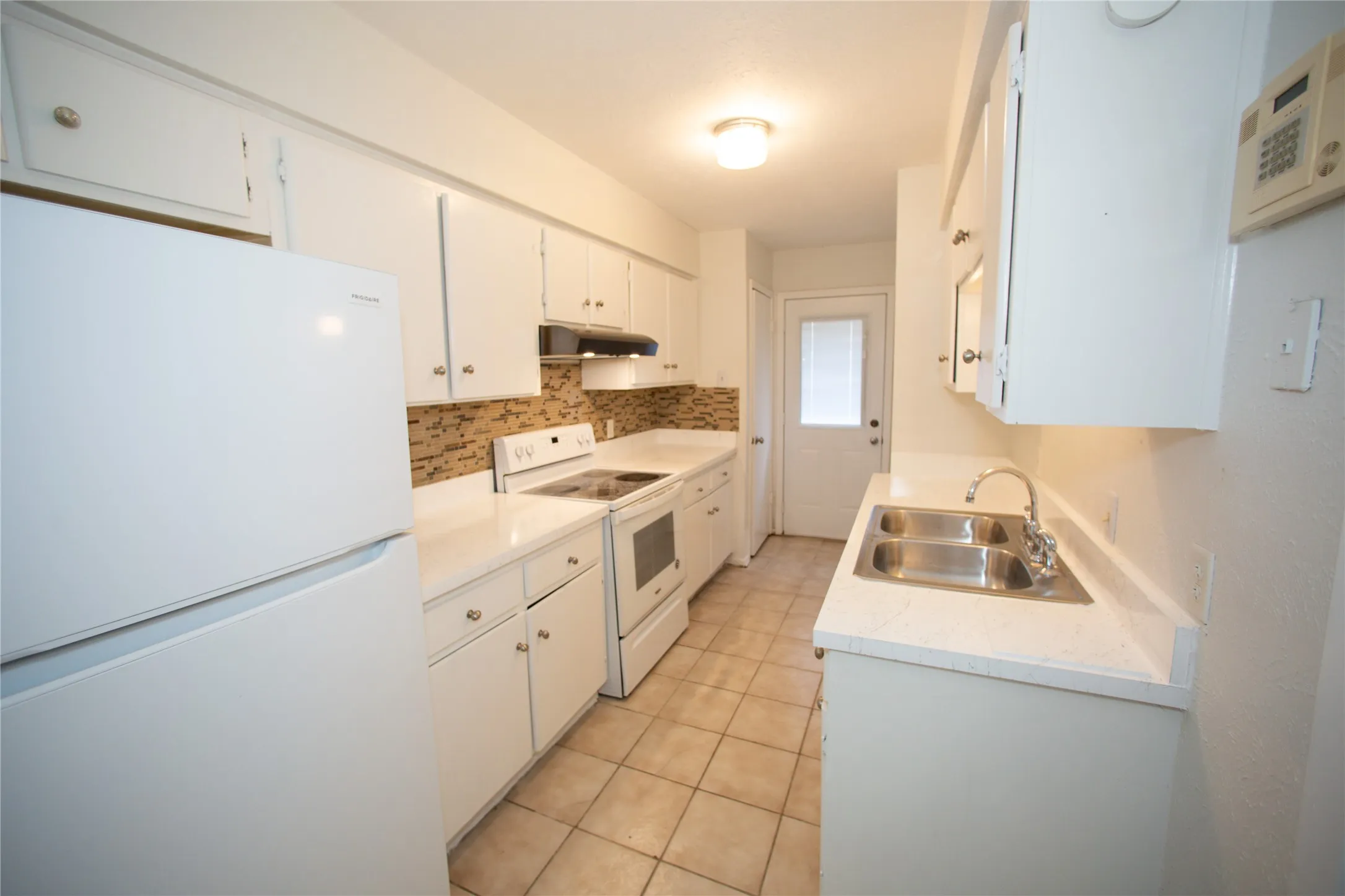Townhouse For Sale in Dallas County , 13552 Waterfall Way, Dallas, Texas 75240, 3 Bedroom, 2 Bathroom, 2 Garage spaces, 1,170 Sqft, built in 1969, mls#21341017, Real Estate Agent in Dallas, Homes For Sale in Dallas county, Homes For Sale in Dallas, Realtor in Dallas Texas, Real Estate Brokerage Independent Realty Texas, Luminita Cordes Realtor