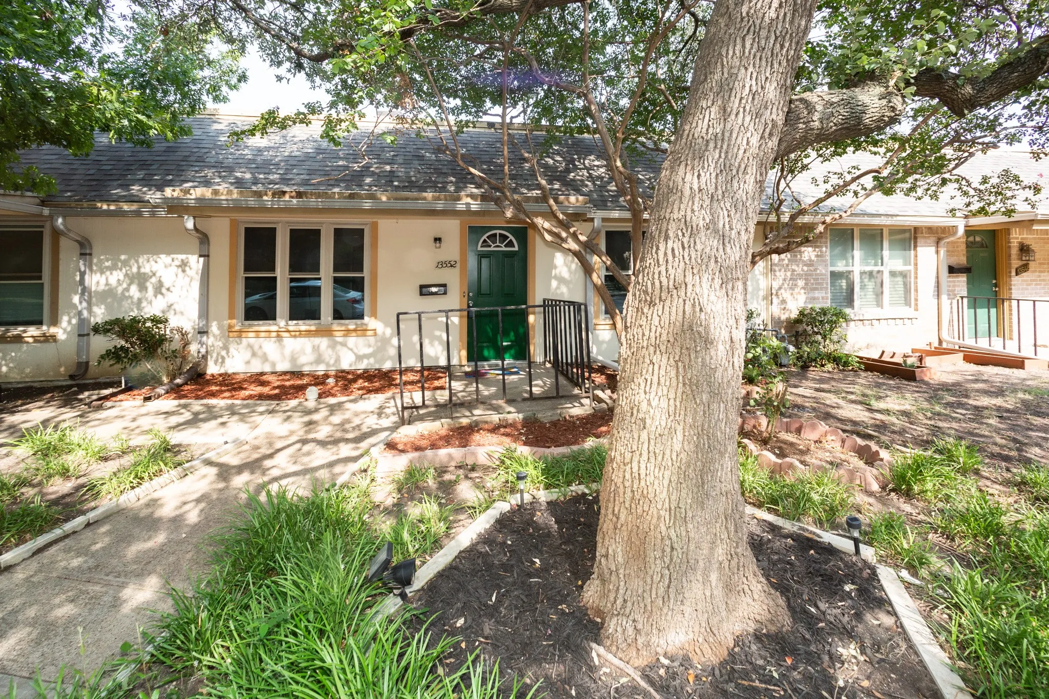 Townhouse For Sale in Dallas County , 13552 Waterfall Way, Dallas, Texas 75240, 3 Bedroom, 2 Bathroom, 2 Garage spaces, 1,170 Sqft, built in 1969, mls#21341017, Real Estate Agent in Dallas, Homes For Sale in Dallas county, Homes For Sale in Dallas, Realtor in Dallas Texas, Real Estate Brokerage Independent Realty Texas, Luminita Cordes Realtor