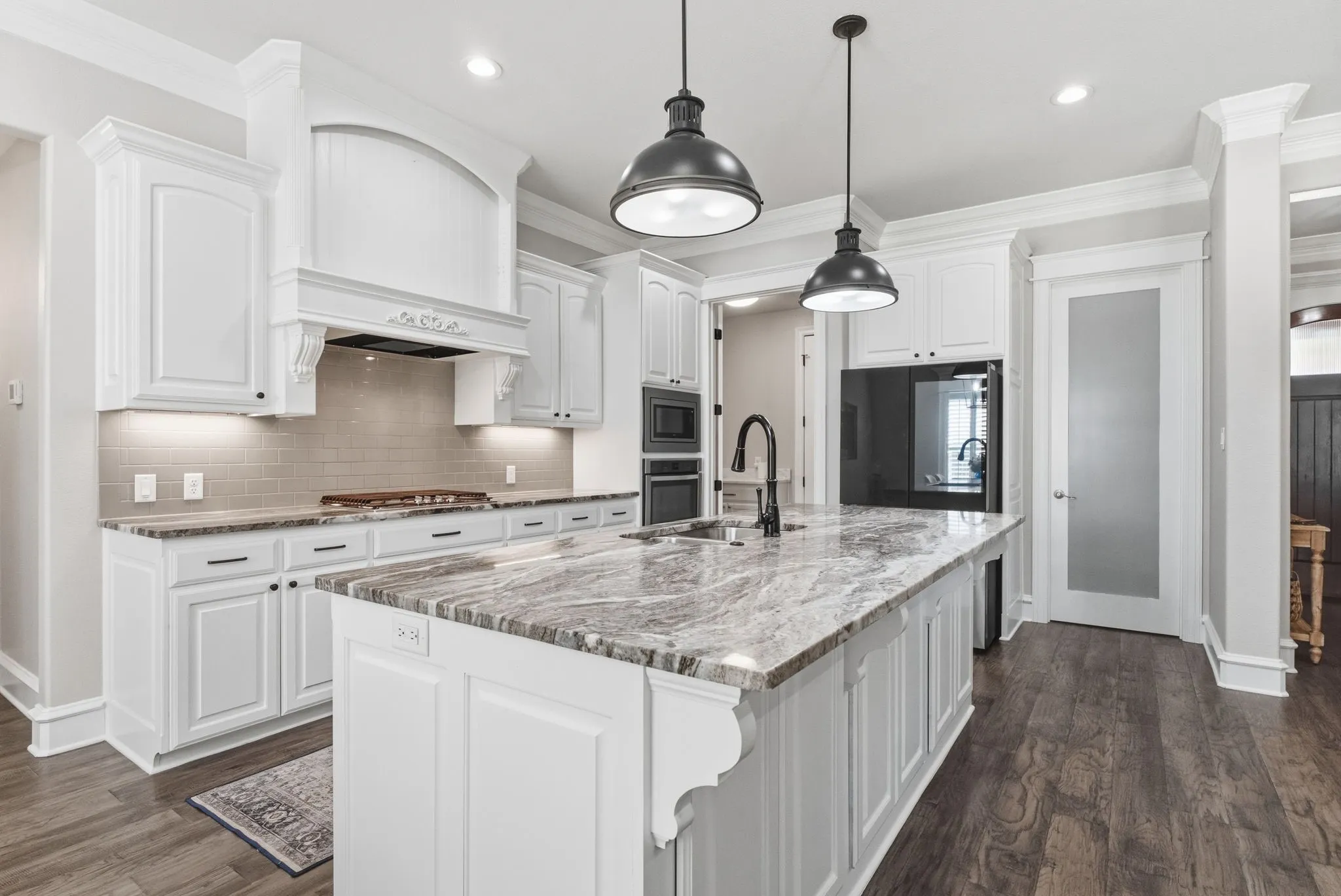 Single Family Residence For Sale in Smith County , 2513 Barton Creek Circle, Tyler, Texas 75703, 4 Bedroom, 2 Bathroom, 2 Garage spaces, 2,265 Sqft, built in 2017, mls#21349399, Real Estate Agent in Tyler, Homes For Sale in Smith county, Homes For Sale in Tyler, Realtor in Tyler Texas, Real Estate Brokerage Independent Realty Texas, Luminita Cordes Realtor