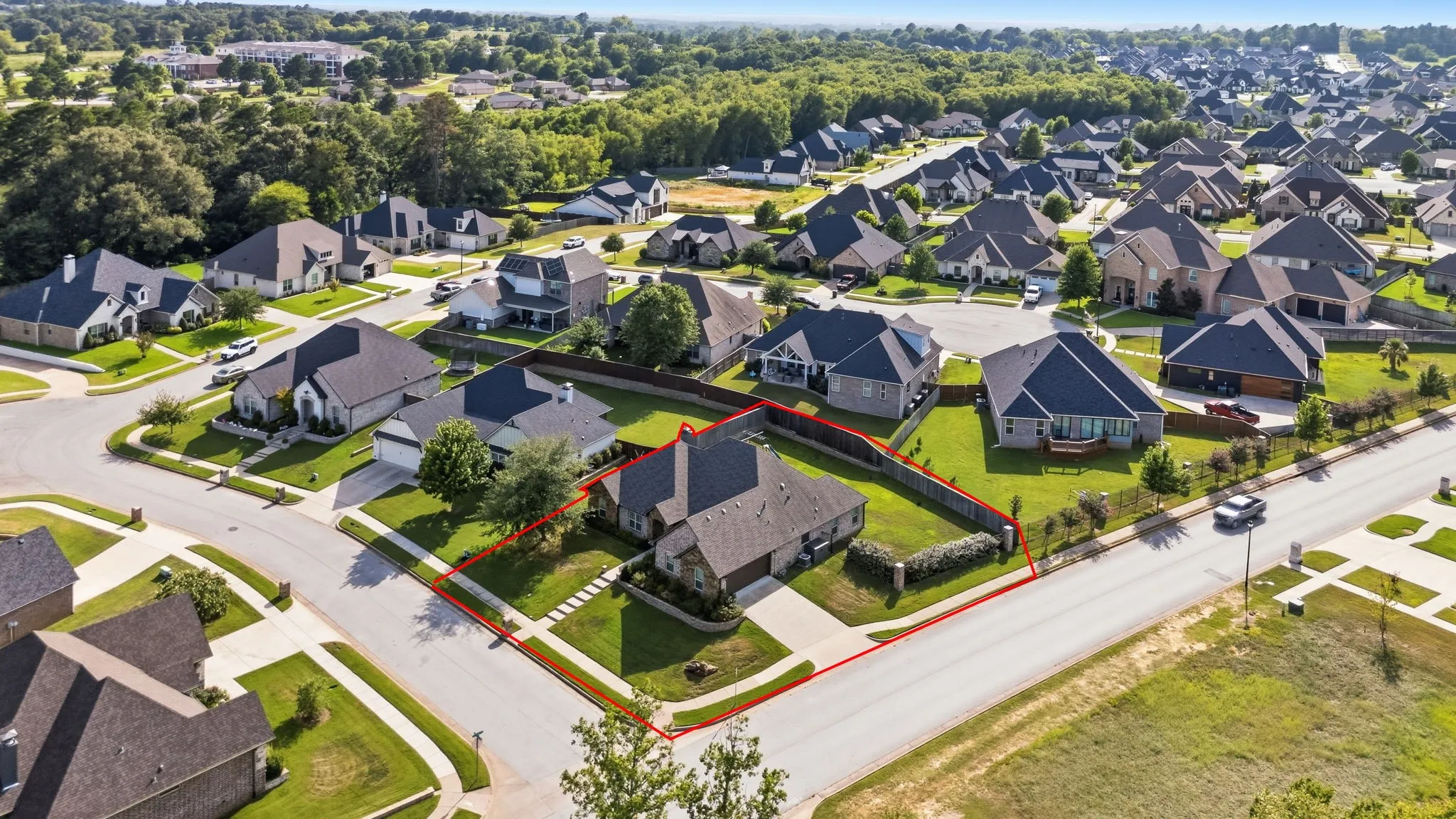 Single Family Residence For Sale in Smith County , 2513 Barton Creek Circle, Tyler, Texas 75703, 4 Bedroom, 2 Bathroom, 2 Garage spaces, 2,265 Sqft, built in 2017, mls#21349399, Real Estate Agent in Tyler, Homes For Sale in Smith county, Homes For Sale in Tyler, Realtor in Tyler Texas, Real Estate Brokerage Independent Realty Texas, Luminita Cordes Realtor