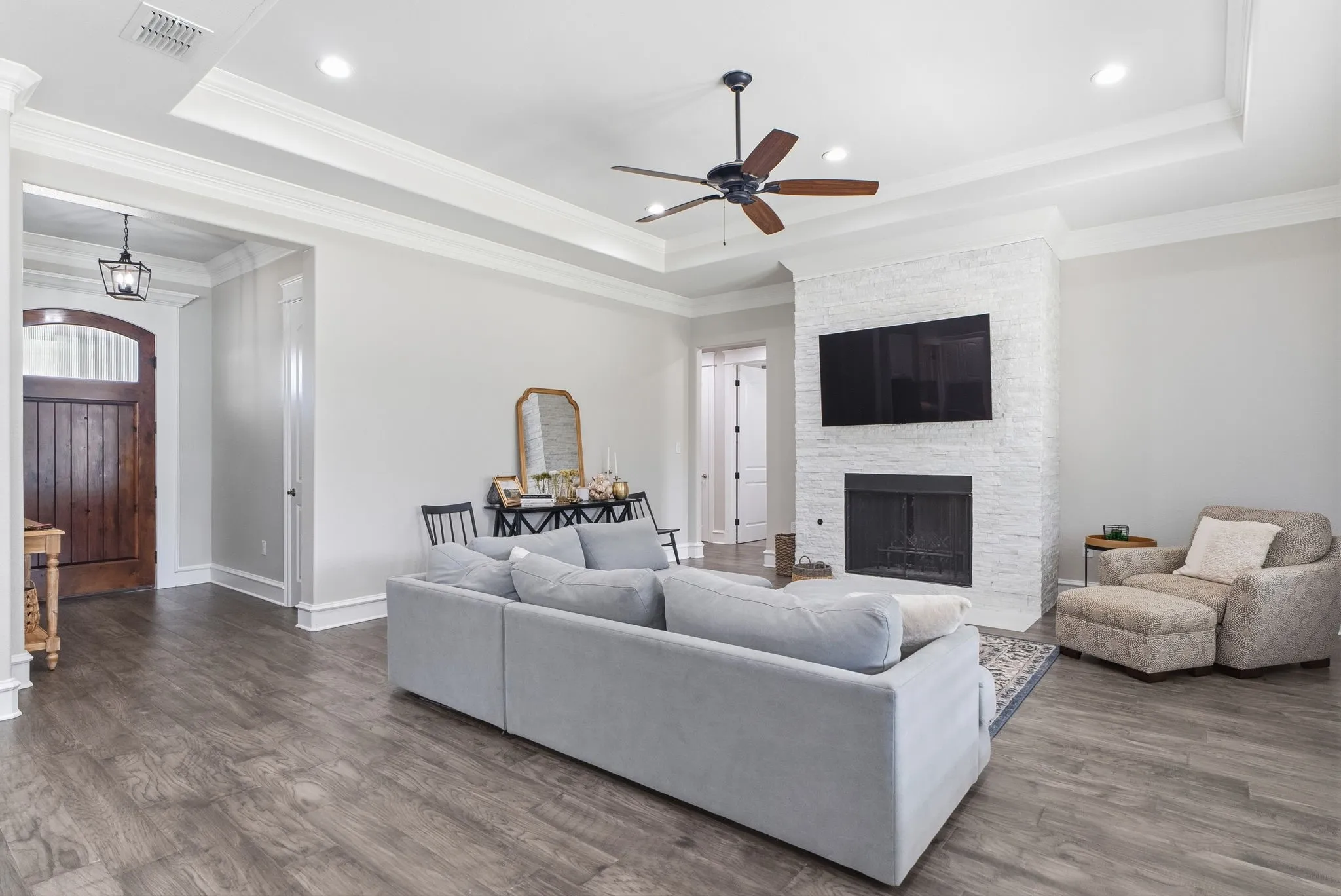 Single Family Residence For Sale in Smith County , 2513 Barton Creek Circle, Tyler, Texas 75703, 4 Bedroom, 2 Bathroom, 2 Garage spaces, 2,265 Sqft, built in 2017, mls#21349399, Real Estate Agent in Tyler, Homes For Sale in Smith county, Homes For Sale in Tyler, Realtor in Tyler Texas, Real Estate Brokerage Independent Realty Texas, Luminita Cordes Realtor