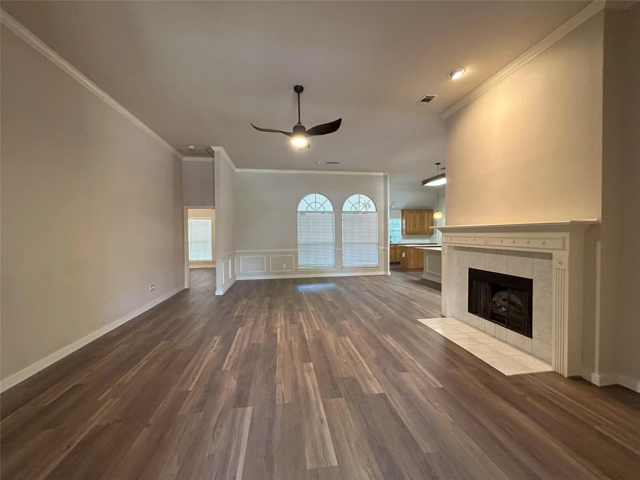 Single Family Residence For Rent in Tarrant County , 215 Springpark Drive, Arlington, Texas 76014, 3 Bedroom, 2 Bathroom, 2 Garage spaces, 2,137 Sqft, built in 1994, mls#21348071, Real Estate Agent in Arlington, Homes For Rent in Tarrant county, Homes For Rent in Arlington, Realtor in Arlington Texas, Real Estate Brokerage Independent Realty Texas, Luminita Cordes Realtor