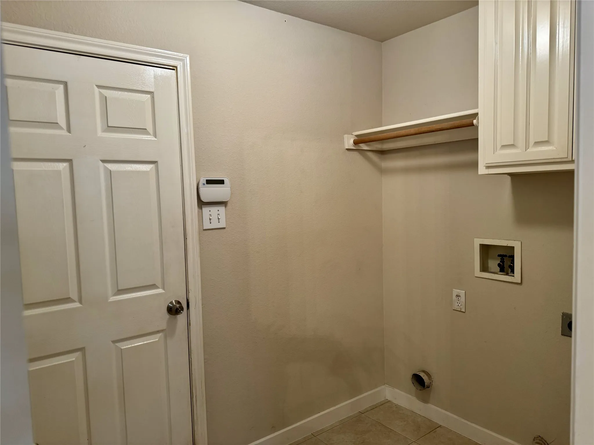 Single Family Residence For Rent in Tarrant County , 215 Springpark Drive, Arlington, Texas 76014, 3 Bedroom, 2 Bathroom, 2 Garage spaces, 2,137 Sqft, built in 1994, mls#21348071, Real Estate Agent in Arlington, Homes For Rent in Tarrant county, Homes For Rent in Arlington, Realtor in Arlington Texas, Real Estate Brokerage Independent Realty Texas, Luminita Cordes Realtor