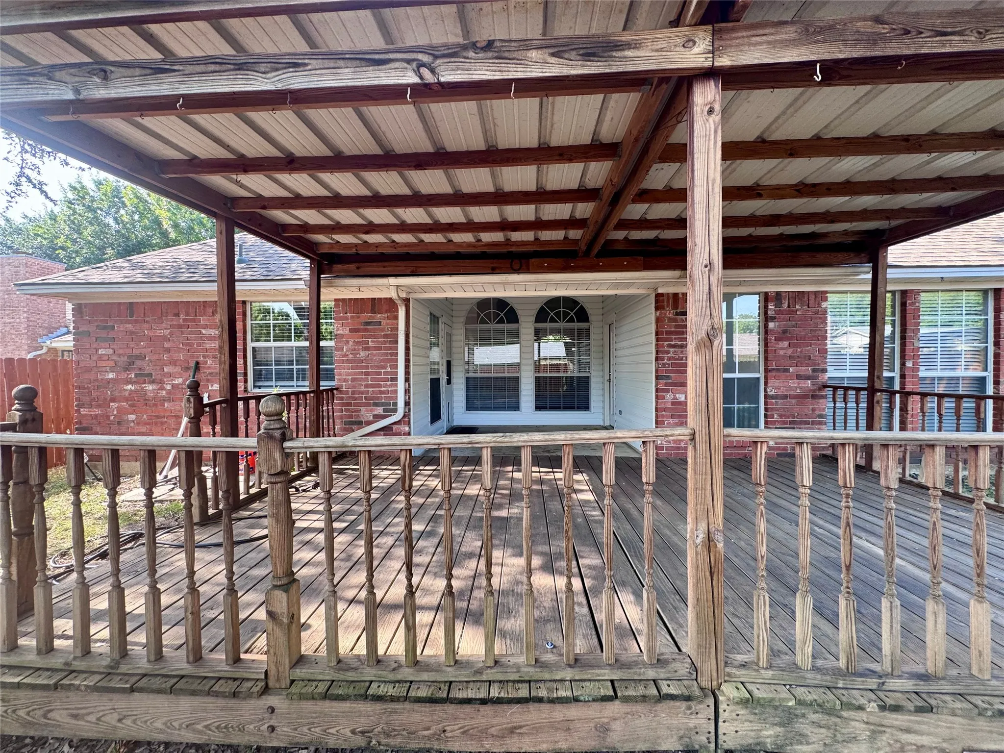 Single Family Residence For Rent in Tarrant County , 215 Springpark Drive, Arlington, Texas 76014, 3 Bedroom, 2 Bathroom, 2 Garage spaces, 2,137 Sqft, built in 1994, mls#21348071, Real Estate Agent in Arlington, Homes For Rent in Tarrant county, Homes For Rent in Arlington, Realtor in Arlington Texas, Real Estate Brokerage Independent Realty Texas, Luminita Cordes Realtor