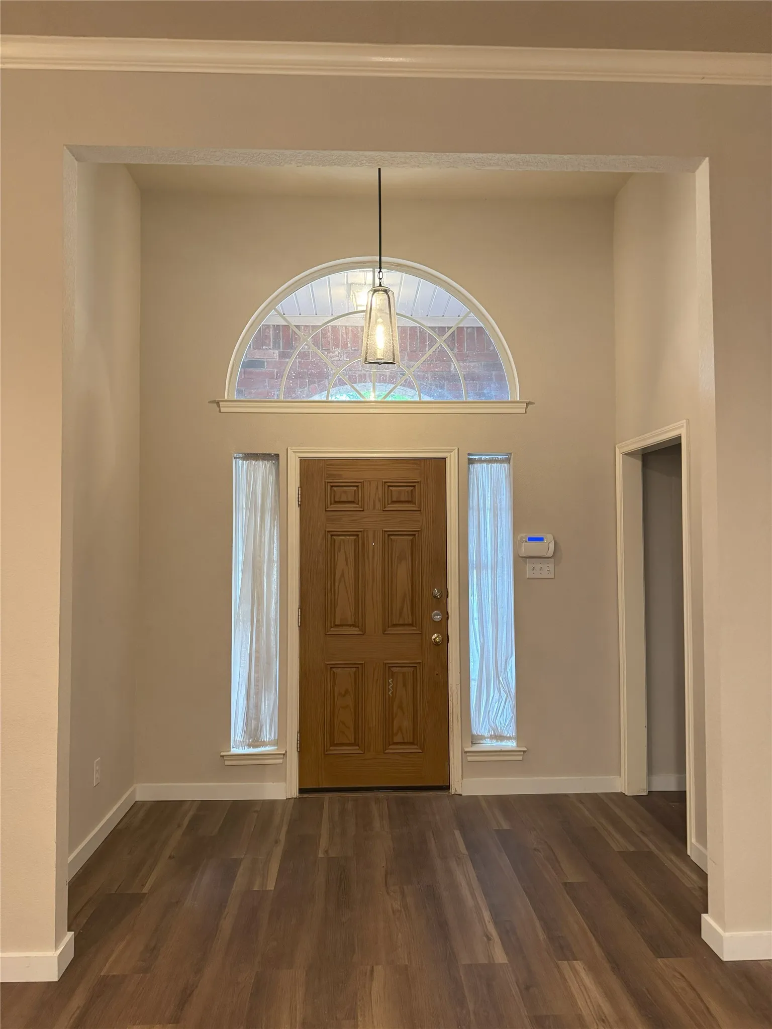 Single Family Residence For Rent in Tarrant County , 215 Springpark Drive, Arlington, Texas 76014, 3 Bedroom, 2 Bathroom, 2 Garage spaces, 2,137 Sqft, built in 1994, mls#21348071, Real Estate Agent in Arlington, Homes For Rent in Tarrant county, Homes For Rent in Arlington, Realtor in Arlington Texas, Real Estate Brokerage Independent Realty Texas, Luminita Cordes Realtor