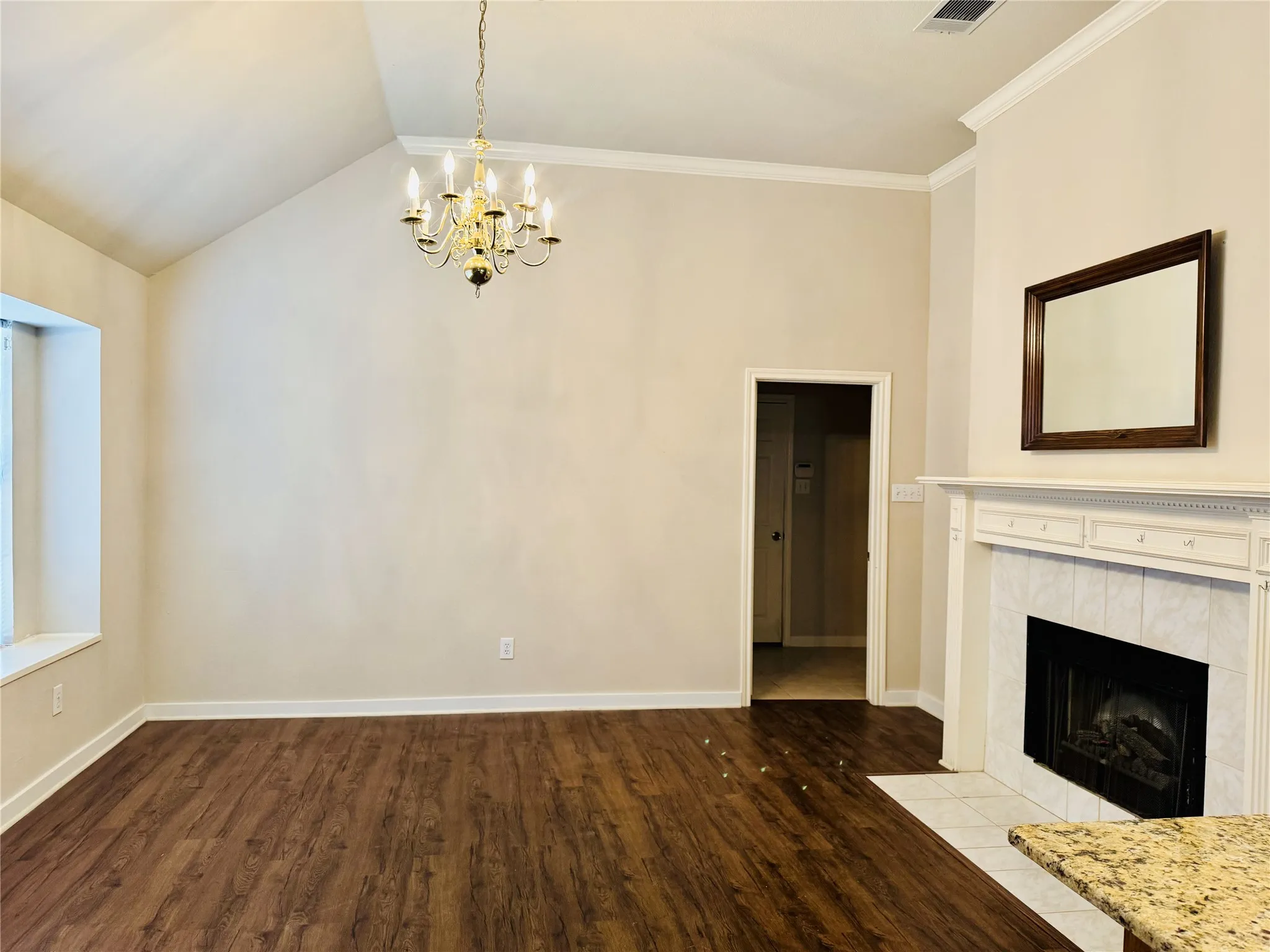 Single Family Residence For Rent in Tarrant County , 215 Springpark Drive, Arlington, Texas 76014, 3 Bedroom, 2 Bathroom, 2 Garage spaces, 2,137 Sqft, built in 1994, mls#21348071, Real Estate Agent in Arlington, Homes For Rent in Tarrant county, Homes For Rent in Arlington, Realtor in Arlington Texas, Real Estate Brokerage Independent Realty Texas, Luminita Cordes Realtor