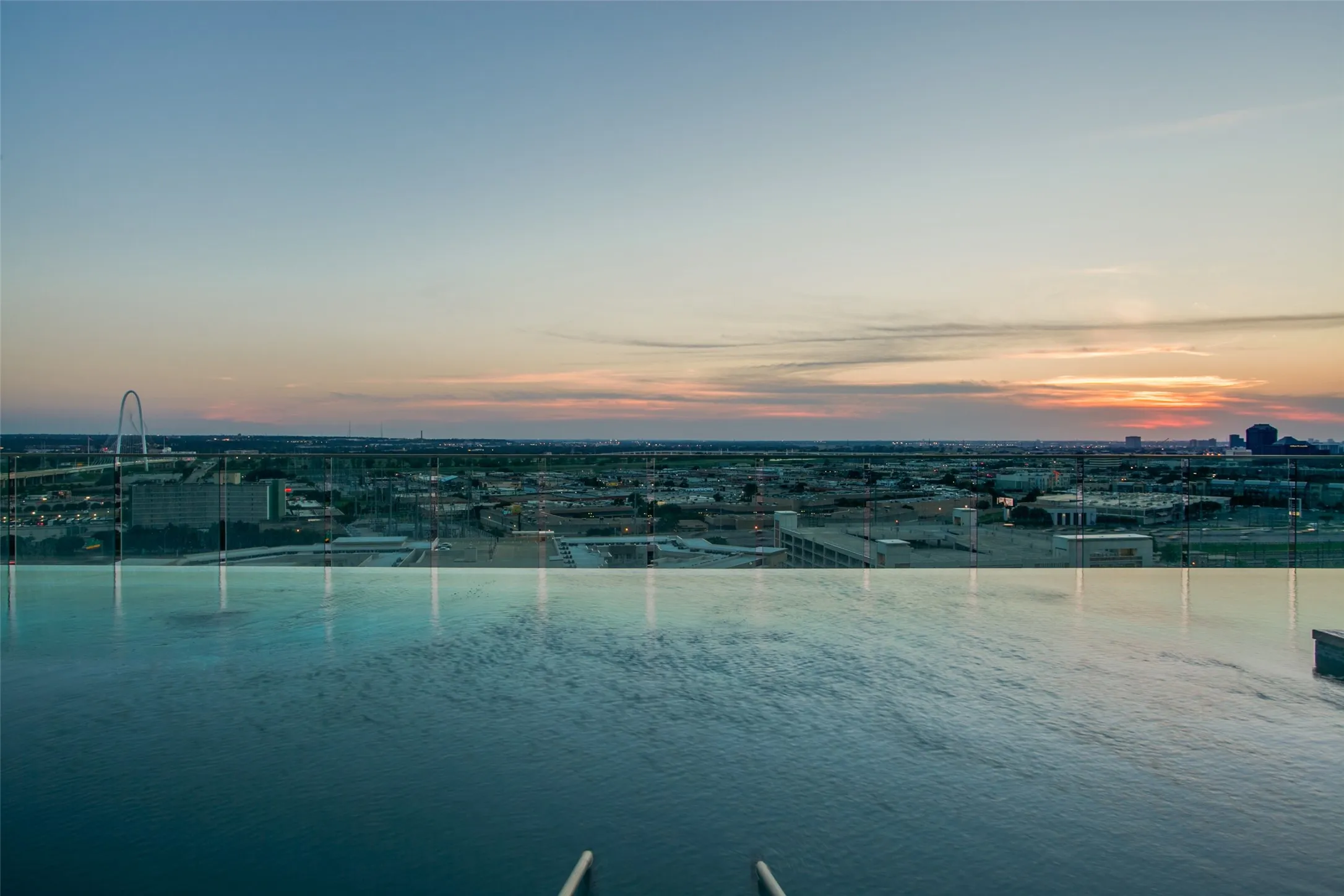 Condominium For Rent in Dallas County , 2430 Victory Park Lane 2607, Dallas, Texas 75219, 2 Bedroom, 3 Bathroom, 2 Garage spaces, 1,738 Sqft, built in 2004, mls#21351745, Real Estate Agent in Dallas, Homes For Rent in Dallas county, Homes For Rent in Dallas, Realtor in Dallas Texas, Real Estate Brokerage Independent Realty Texas, Luminita Cordes Realtor