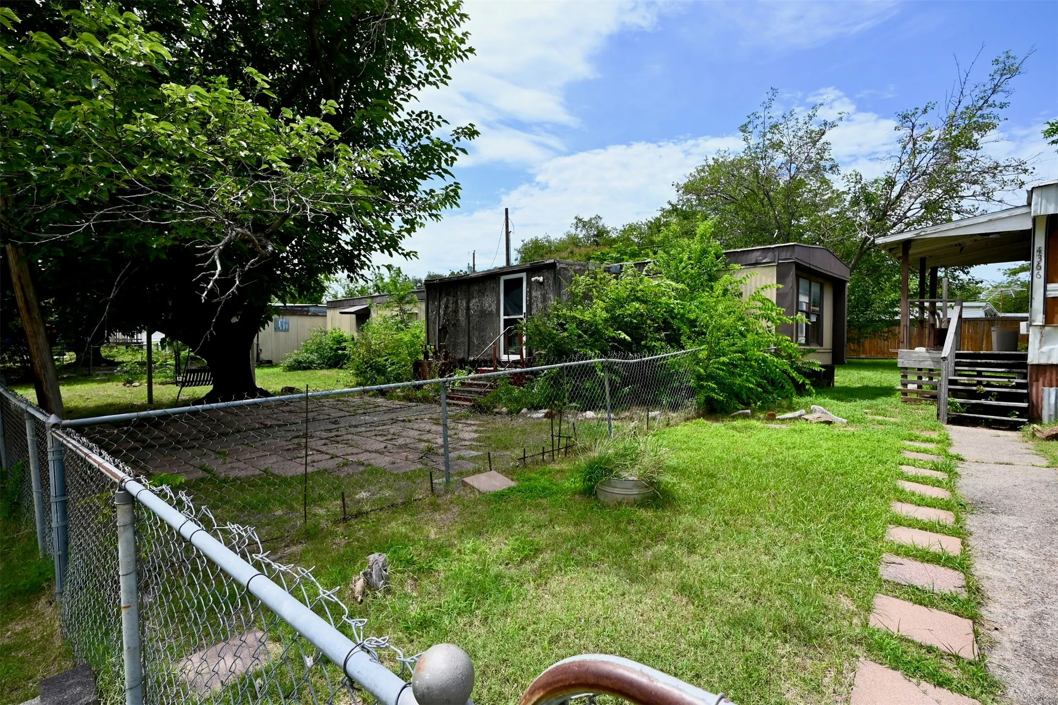 Mobile Home For Sale in Denton County , 4362 Sunset Circle, The Colony, Texas 75056, 1 Bedroom, 1 Bathroom, Garage spaces, 1,820 Sqft, built in 1984, Price $250,000, mls#21323462, Real Estate Agent in The Colony, Homes For Sale in Denton county, Homes For Sale in The Colony, Realtor in The Colony Texas, Real Estate Brokerage Independent Realty Texas, Luminita Cordes Realtor