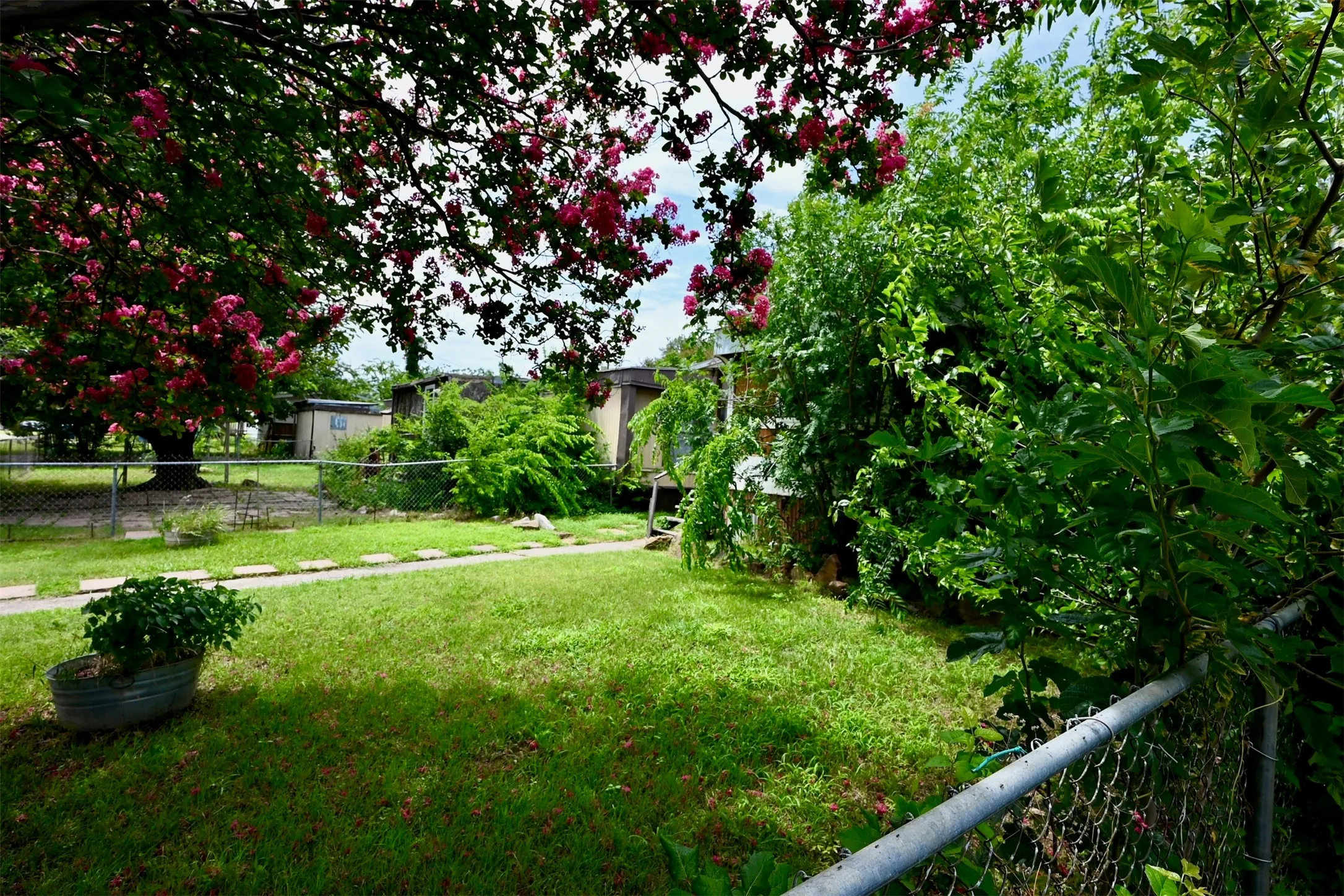 Mobile Home For Sale in Denton County , 4362 Sunset Circle, The Colony, Texas 75056, 1 Bedroom, 1 Bathroom, Garage spaces, 1,820 Sqft, built in 1984, Price $250,000, mls#21323462, Real Estate Agent in The Colony, Homes For Sale in Denton county, Homes For Sale in The Colony, Realtor in The Colony Texas, Real Estate Brokerage Independent Realty Texas, Luminita Cordes Realtor