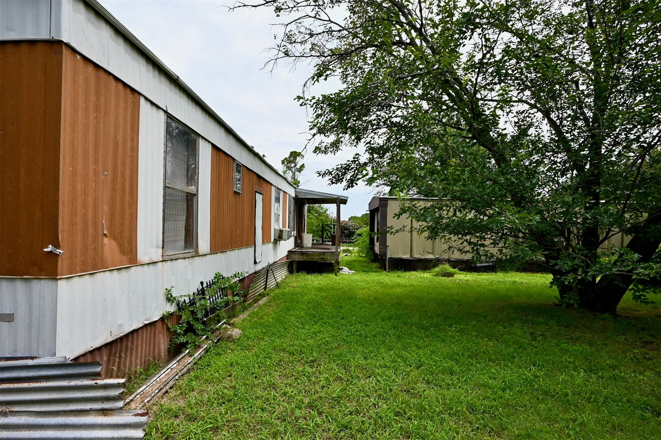 Mobile Home For Sale in Denton County , 4362 Sunset Circle, The Colony, Texas 75056, 1 Bedroom, 1 Bathroom, Garage spaces, 1,820 Sqft, built in 1984, Price $250,000, mls#21323462, Real Estate Agent in The Colony, Homes For Sale in Denton county, Homes For Sale in The Colony, Realtor in The Colony Texas, Real Estate Brokerage Independent Realty Texas, Luminita Cordes Realtor