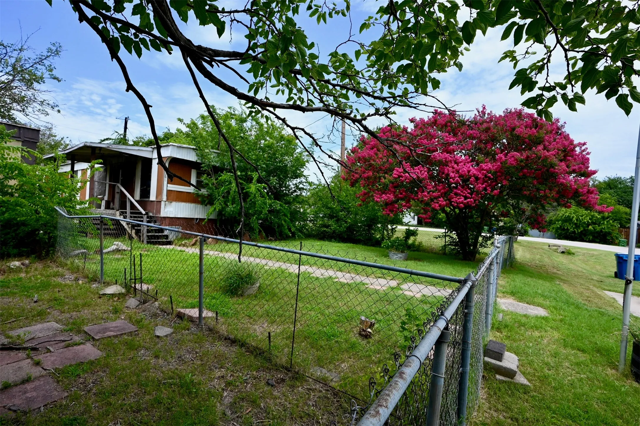 Mobile Home For Sale in Denton County , 4362 Sunset Circle, The Colony, Texas 75056, 1 Bedroom, 1 Bathroom, Garage spaces, 1,820 Sqft, built in 1984, Price $250,000, mls#21323462, Real Estate Agent in The Colony, Homes For Sale in Denton county, Homes For Sale in The Colony, Realtor in The Colony Texas, Real Estate Brokerage Independent Realty Texas, Luminita Cordes Realtor