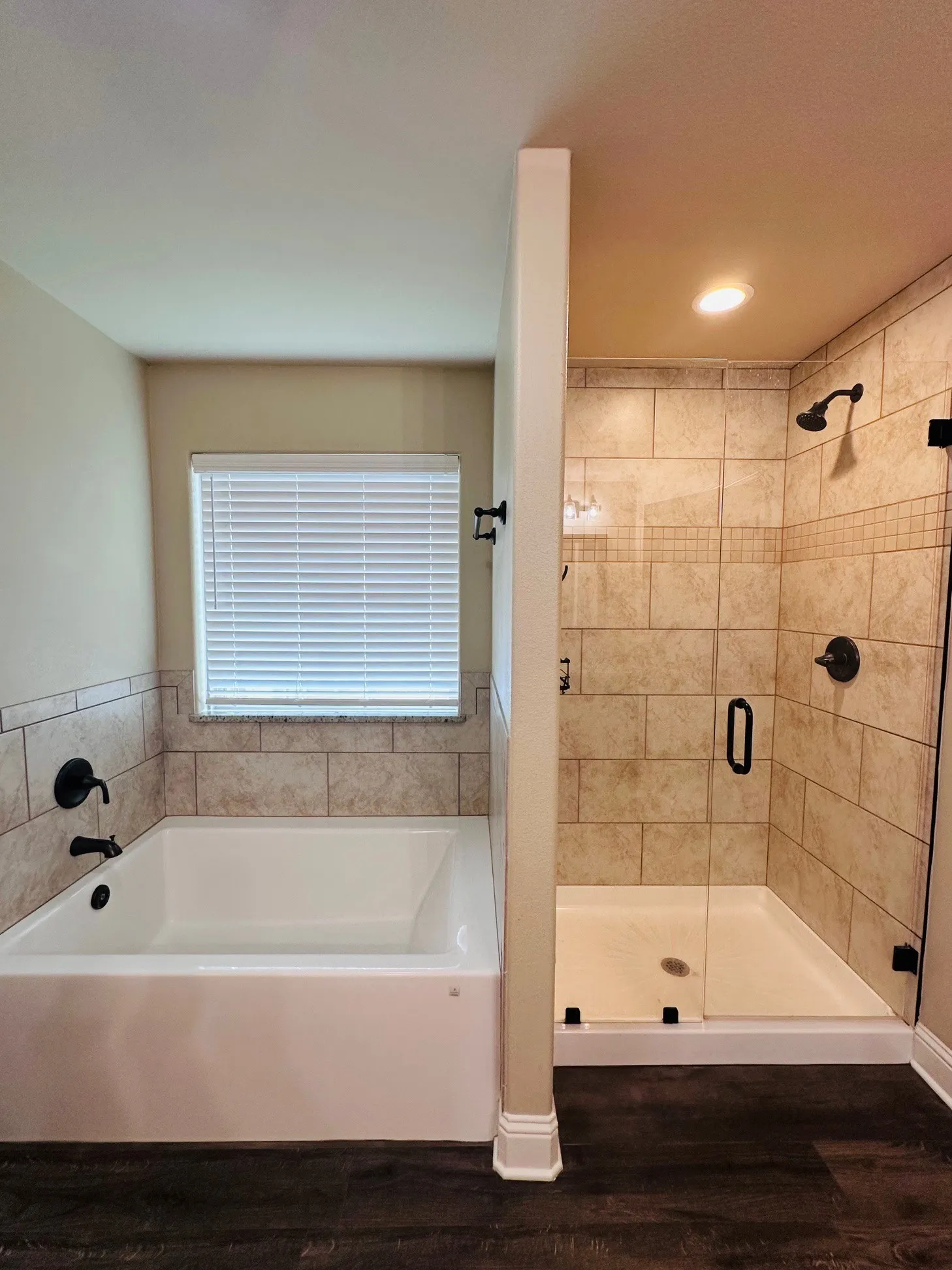 Single Family Residence For Rent in Grayson County , 1419 Ascot Avenue, Sherman, Texas 75092, 3 Bedroom, 2 Bathroom, 2 Garage spaces, 1,862 Sqft, built in 2020, mls#21351801, Real Estate Agent in Sherman, Homes For Rent in Grayson county, Homes For Rent in Sherman, Realtor in Sherman Texas, Real Estate Brokerage Independent Realty Texas, Luminita Cordes Realtor
