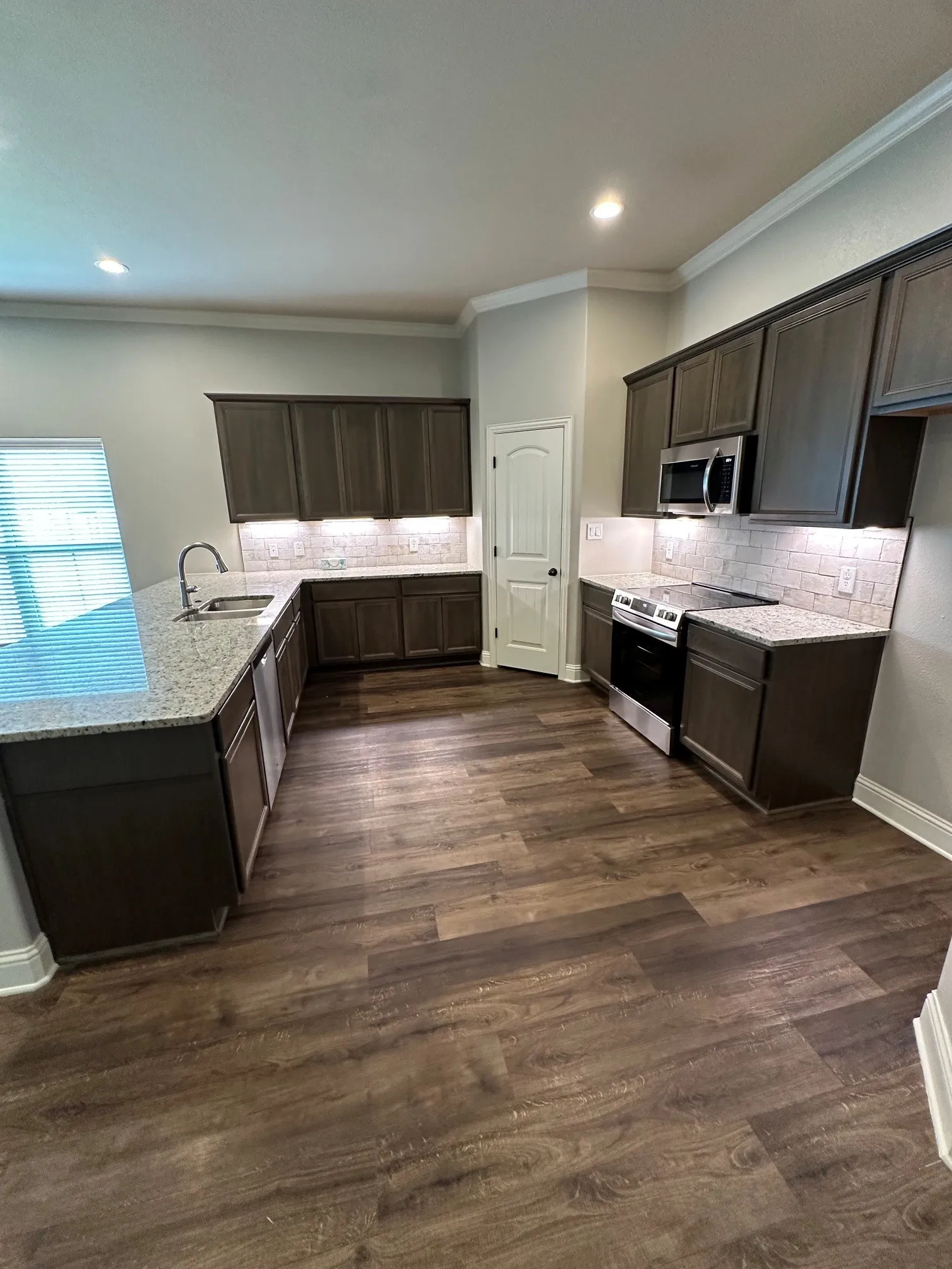 Single Family Residence For Rent in Grayson County , 1419 Ascot Avenue, Sherman, Texas 75092, 3 Bedroom, 2 Bathroom, 2 Garage spaces, 1,862 Sqft, built in 2020, mls#21351801, Real Estate Agent in Sherman, Homes For Rent in Grayson county, Homes For Rent in Sherman, Realtor in Sherman Texas, Real Estate Brokerage Independent Realty Texas, Luminita Cordes Realtor