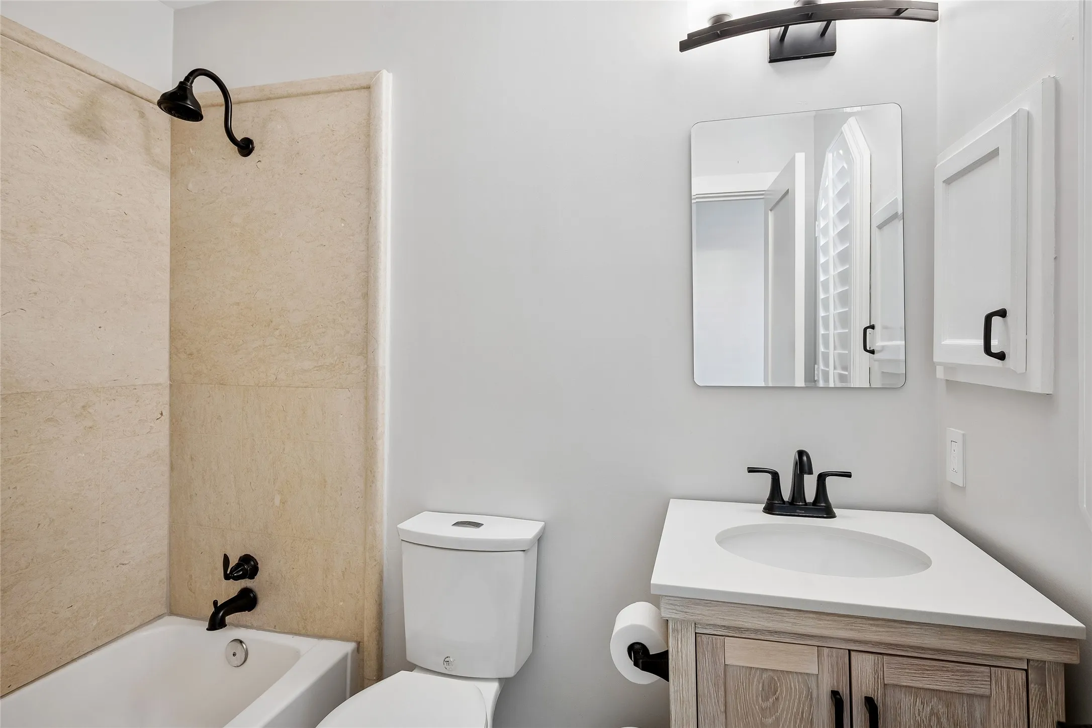 Single Family Residence For Sale in Dallas County , 408 Silverton Drive, Irving, Texas 75063, 4 Bedroom, 3 Bathroom, 2 Garage spaces, 2,256 Sqft, built in 1986, mls#21350931, Real Estate Agent in Irving, Homes For Sale in Dallas county, Homes For Sale in Irving, Realtor in Irving Texas, Real Estate Brokerage Independent Realty Texas, Luminita Cordes Realtor