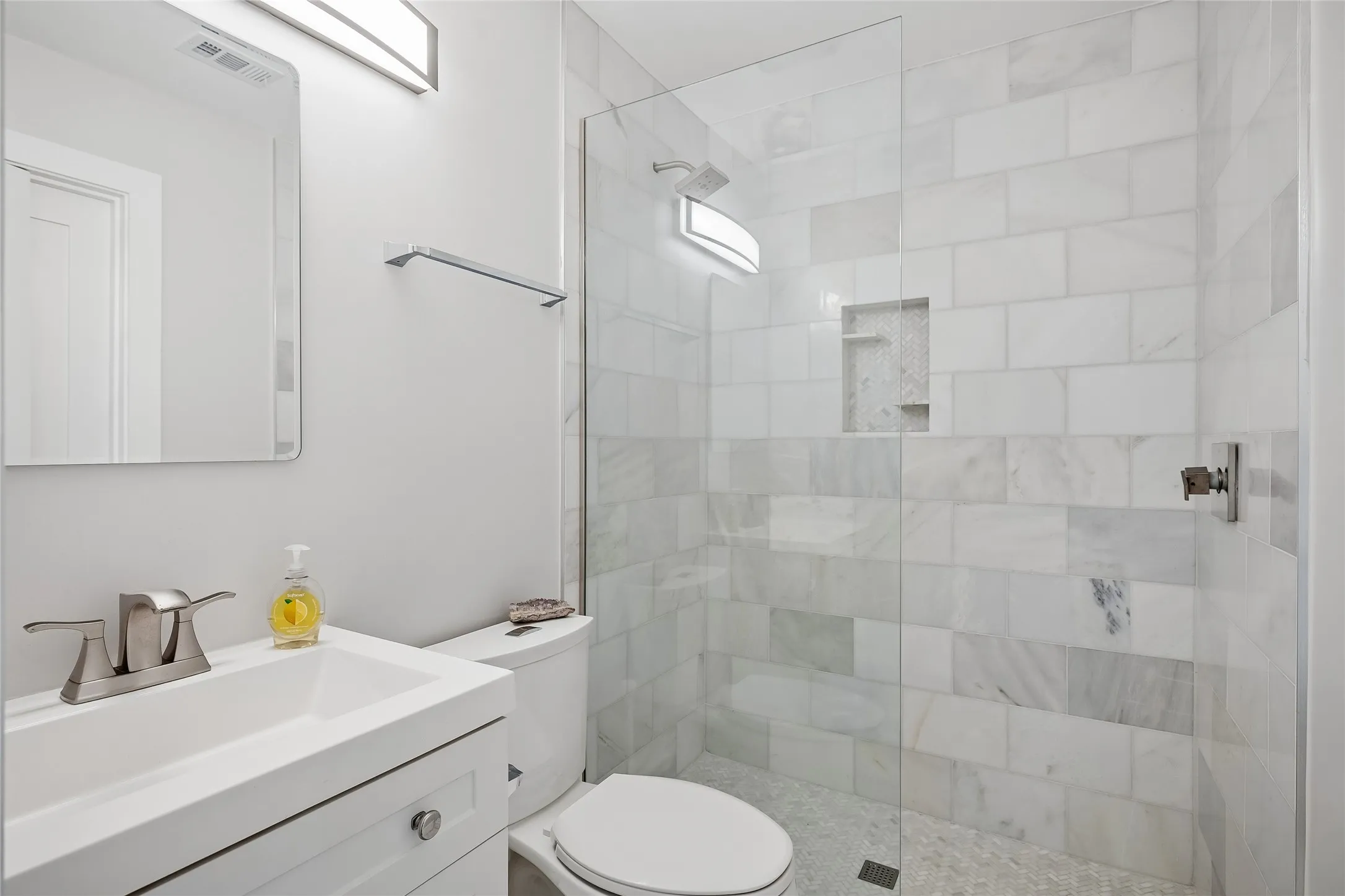 Single Family Residence For Sale in Dallas County , 408 Silverton Drive, Irving, Texas 75063, 4 Bedroom, 3 Bathroom, 2 Garage spaces, 2,256 Sqft, built in 1986, mls#21350931, Real Estate Agent in Irving, Homes For Sale in Dallas county, Homes For Sale in Irving, Realtor in Irving Texas, Real Estate Brokerage Independent Realty Texas, Luminita Cordes Realtor